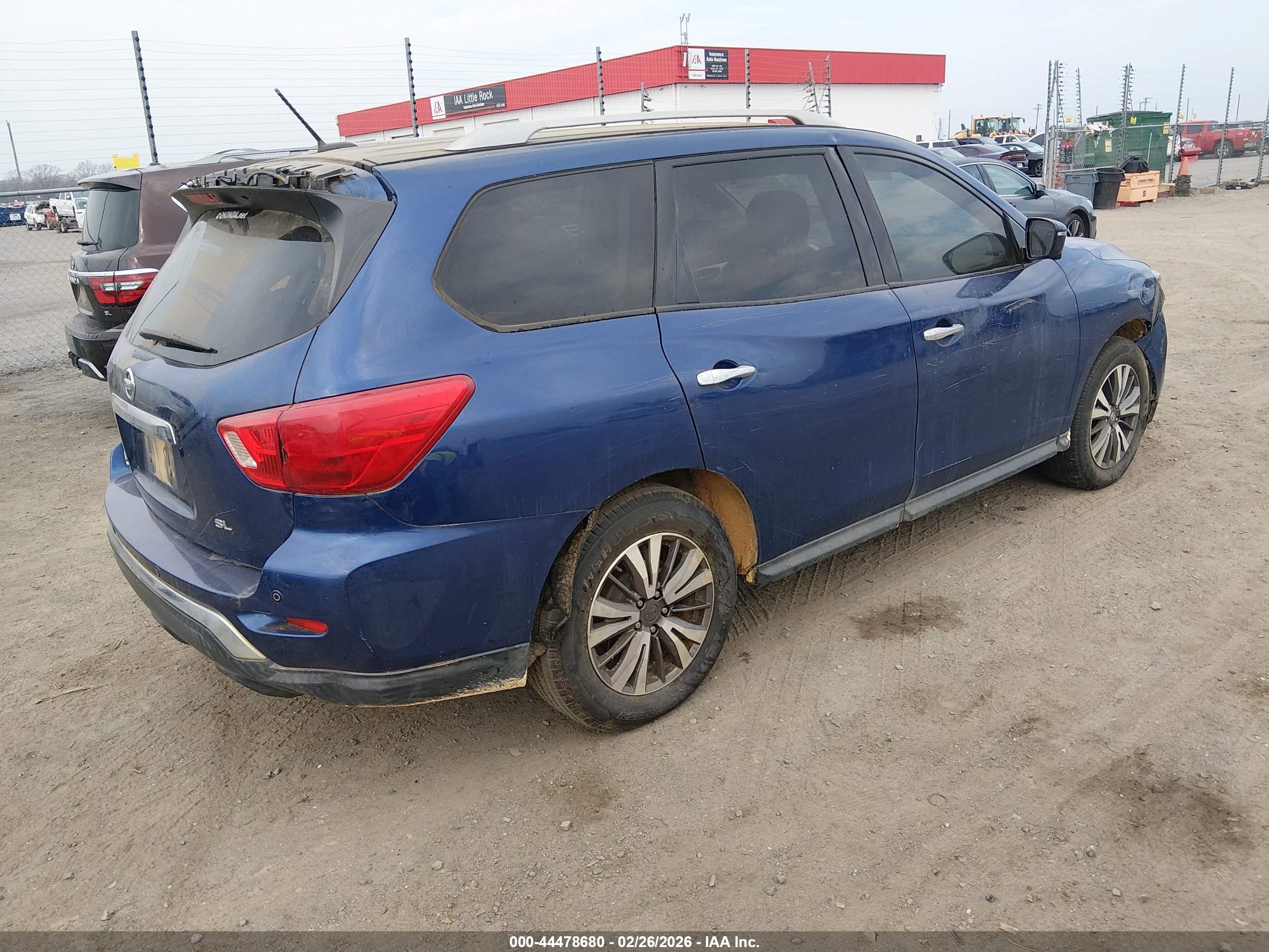 NISSAN PATHFINDER image 4