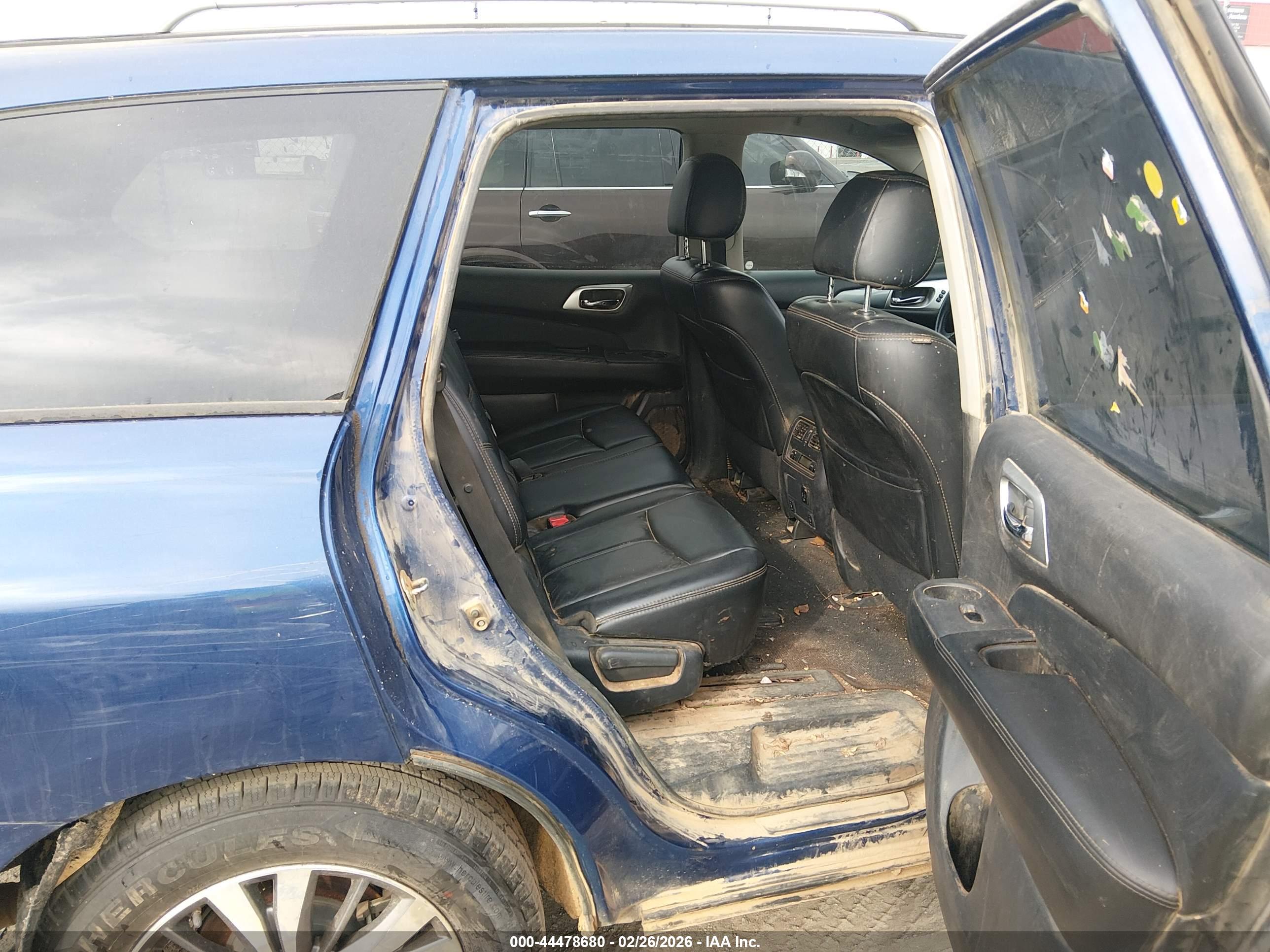 NISSAN PATHFINDER image 8