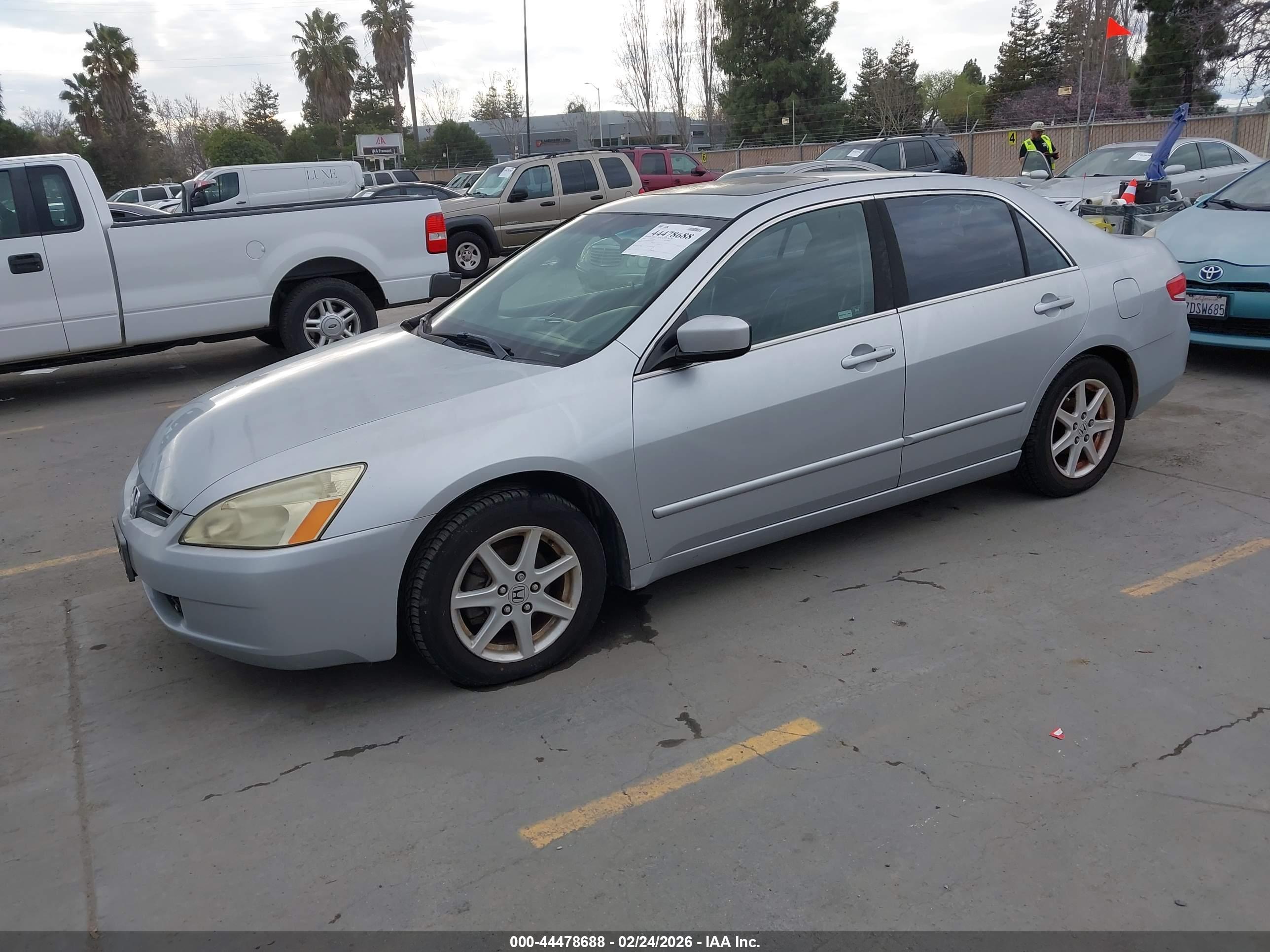 HONDA ACCORD image 2
