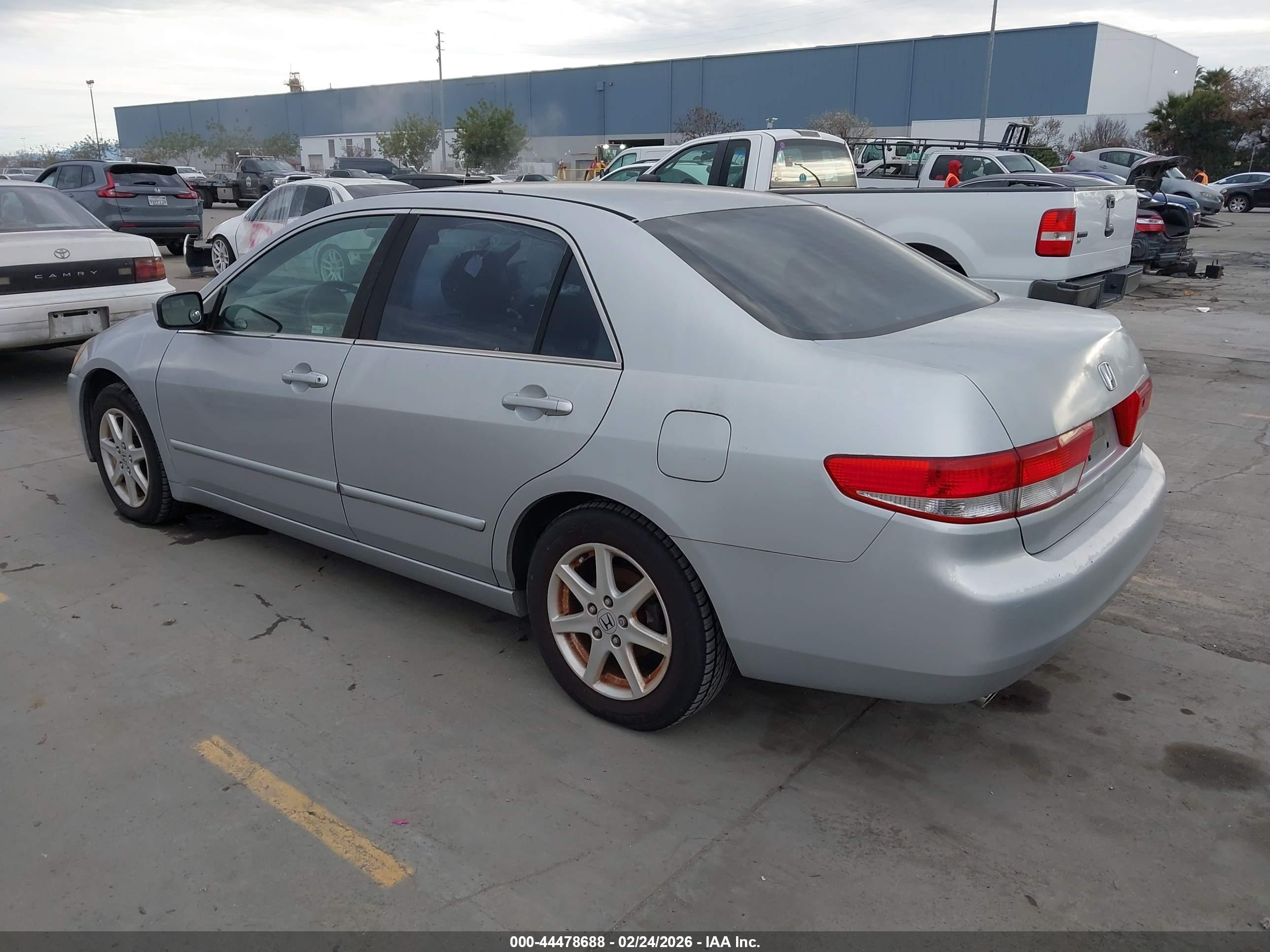 HONDA ACCORD image 3
