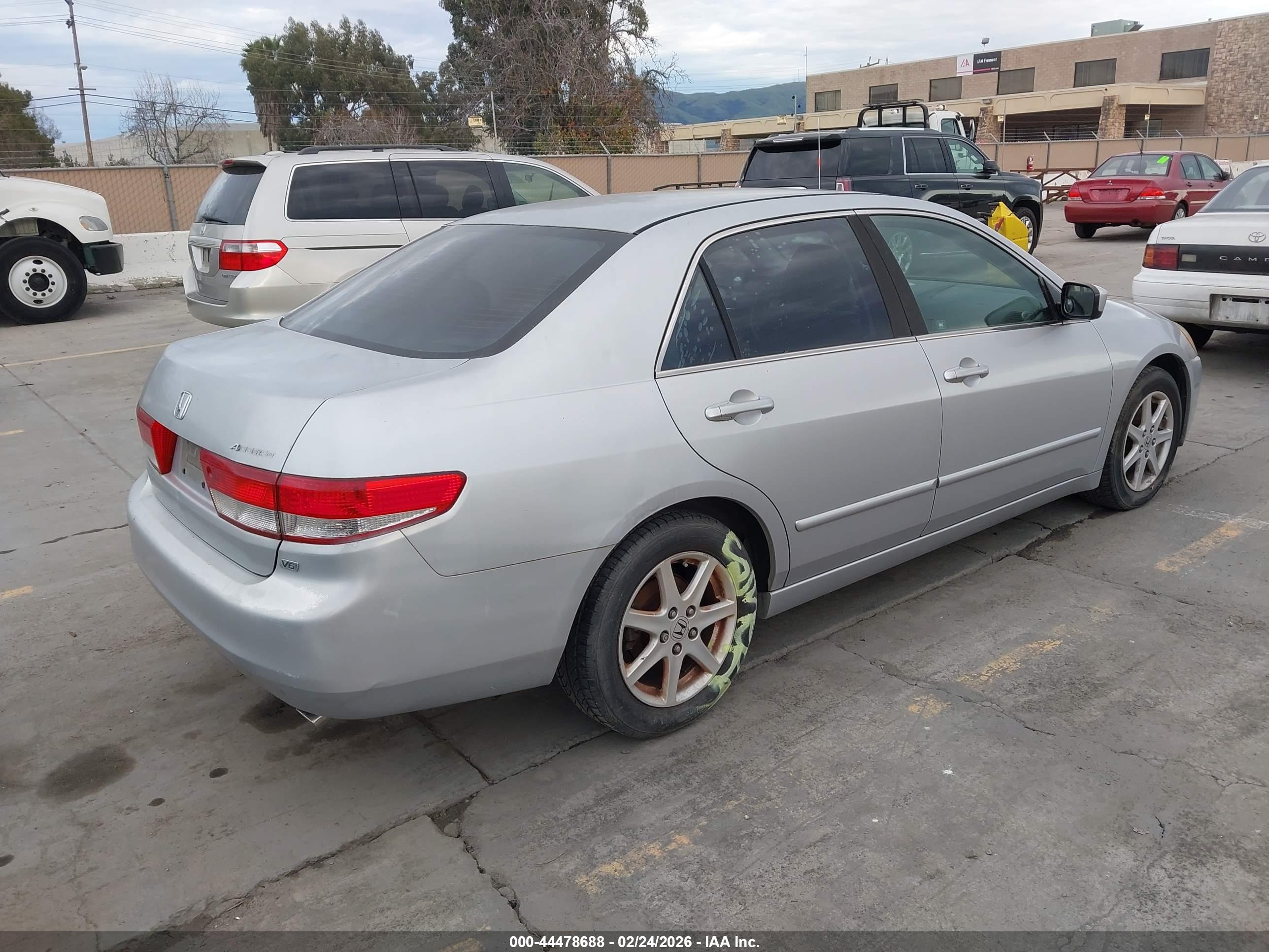 HONDA ACCORD image 4