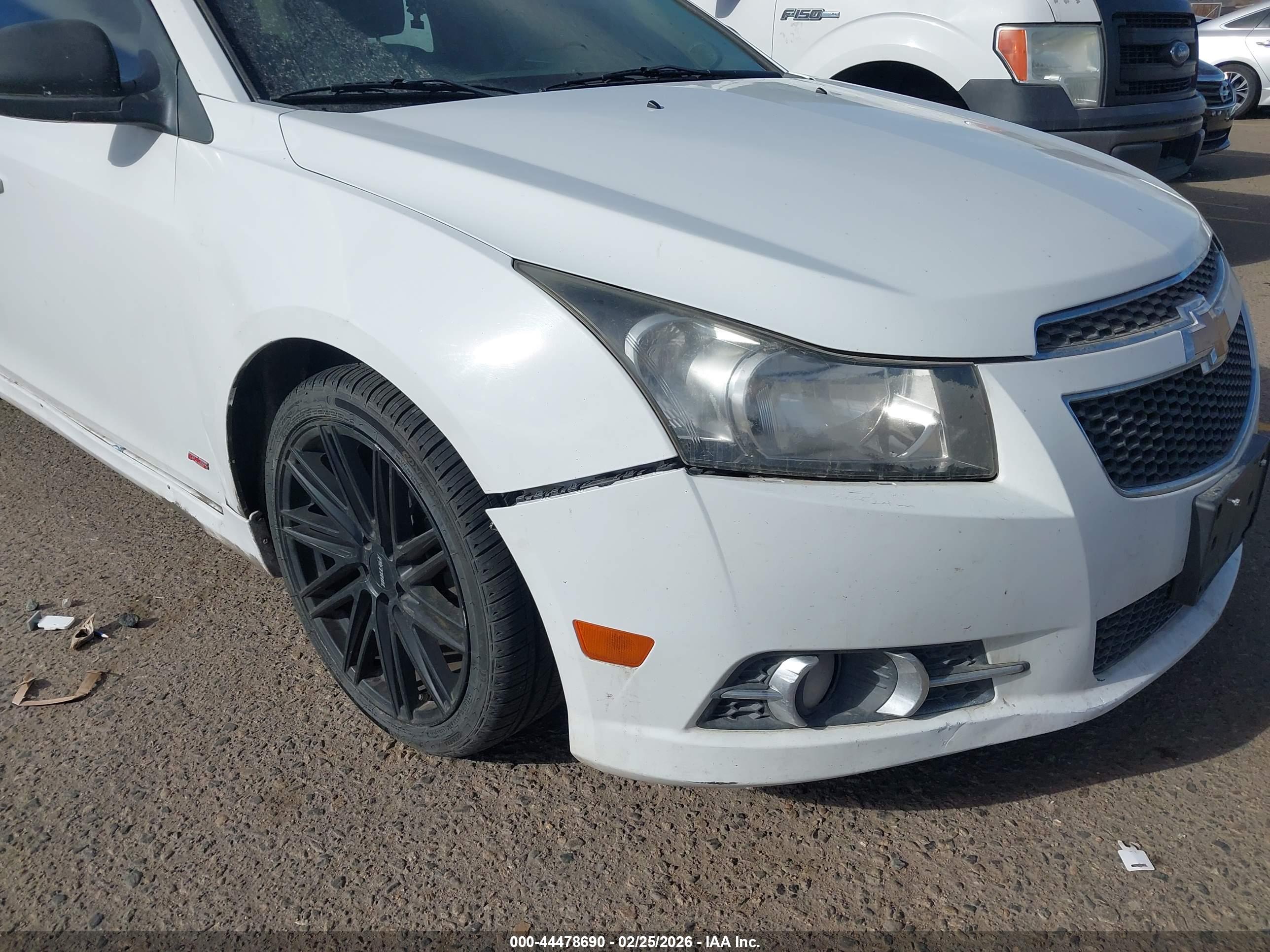 CHEVROLET CRUZE image 6