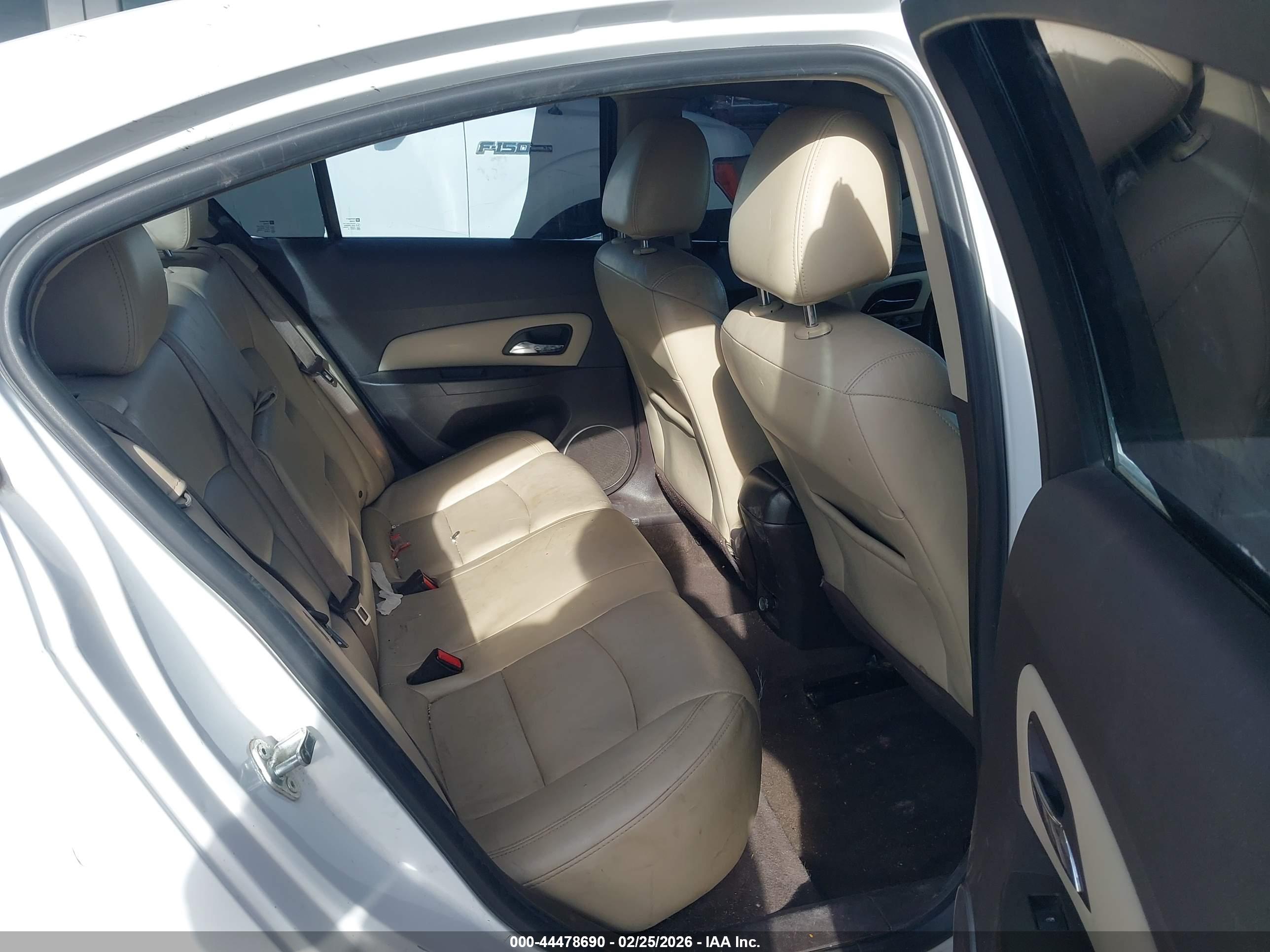 CHEVROLET CRUZE image 8