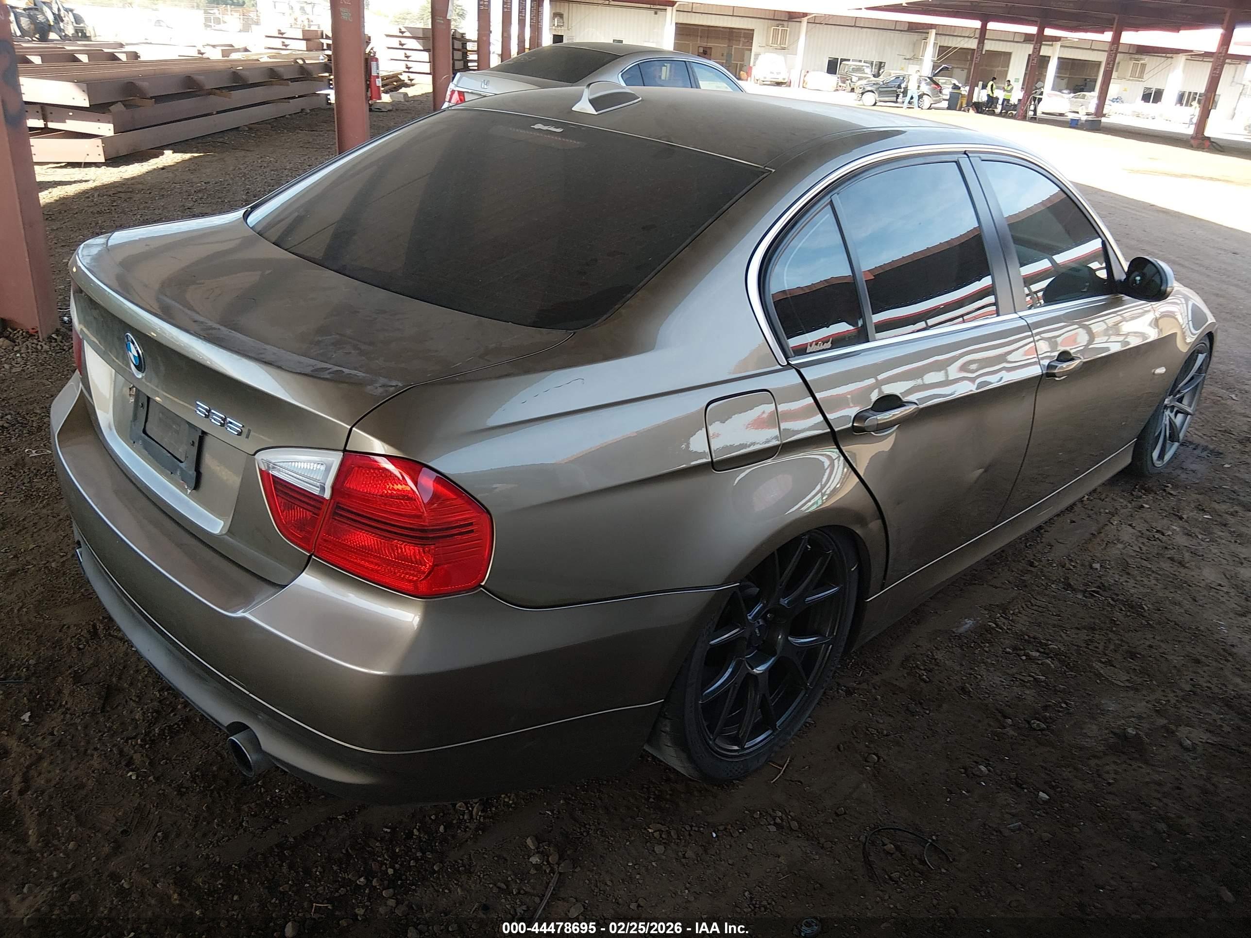 BMW 335I image 4