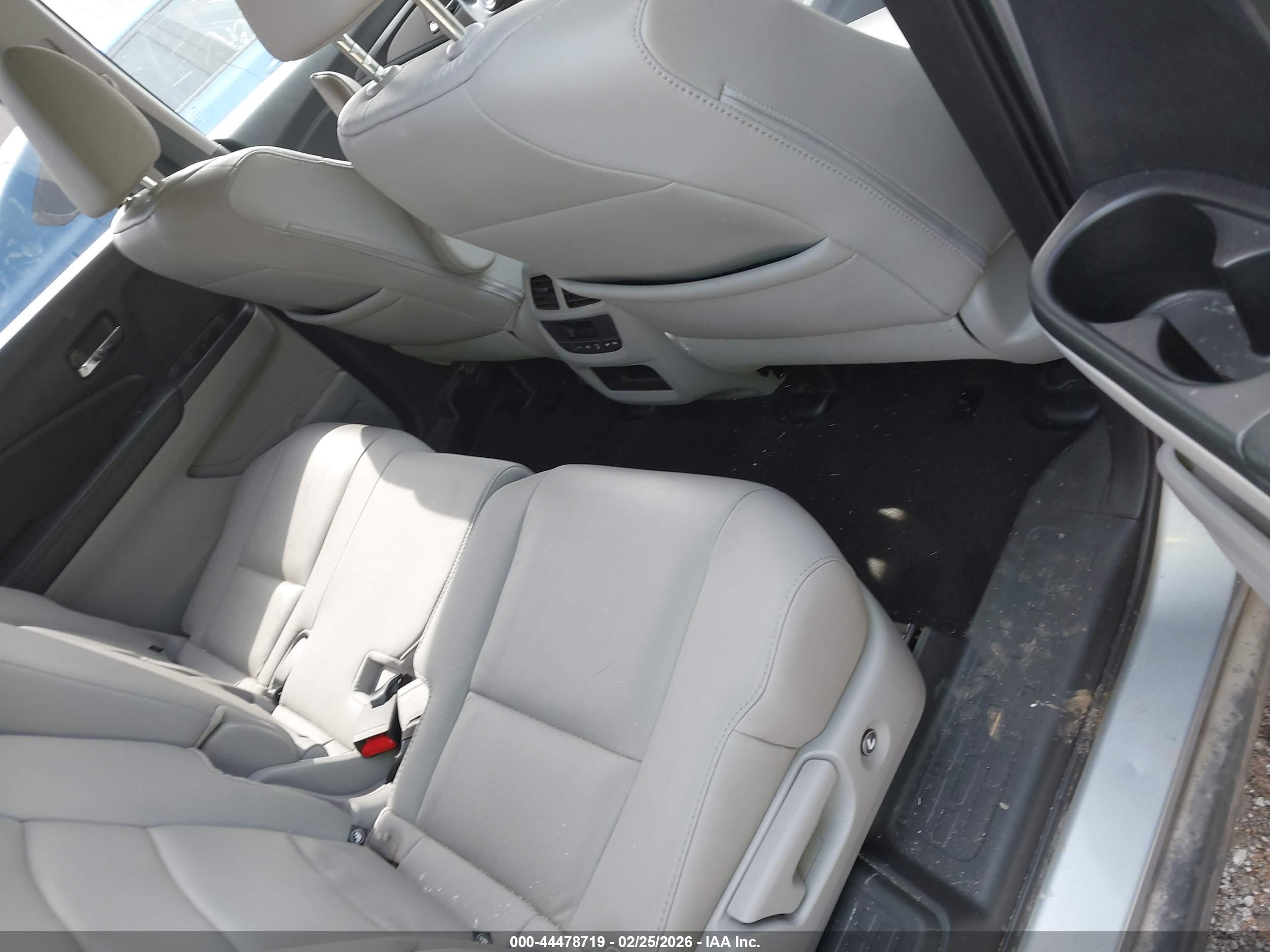 HONDA PILOT image 8