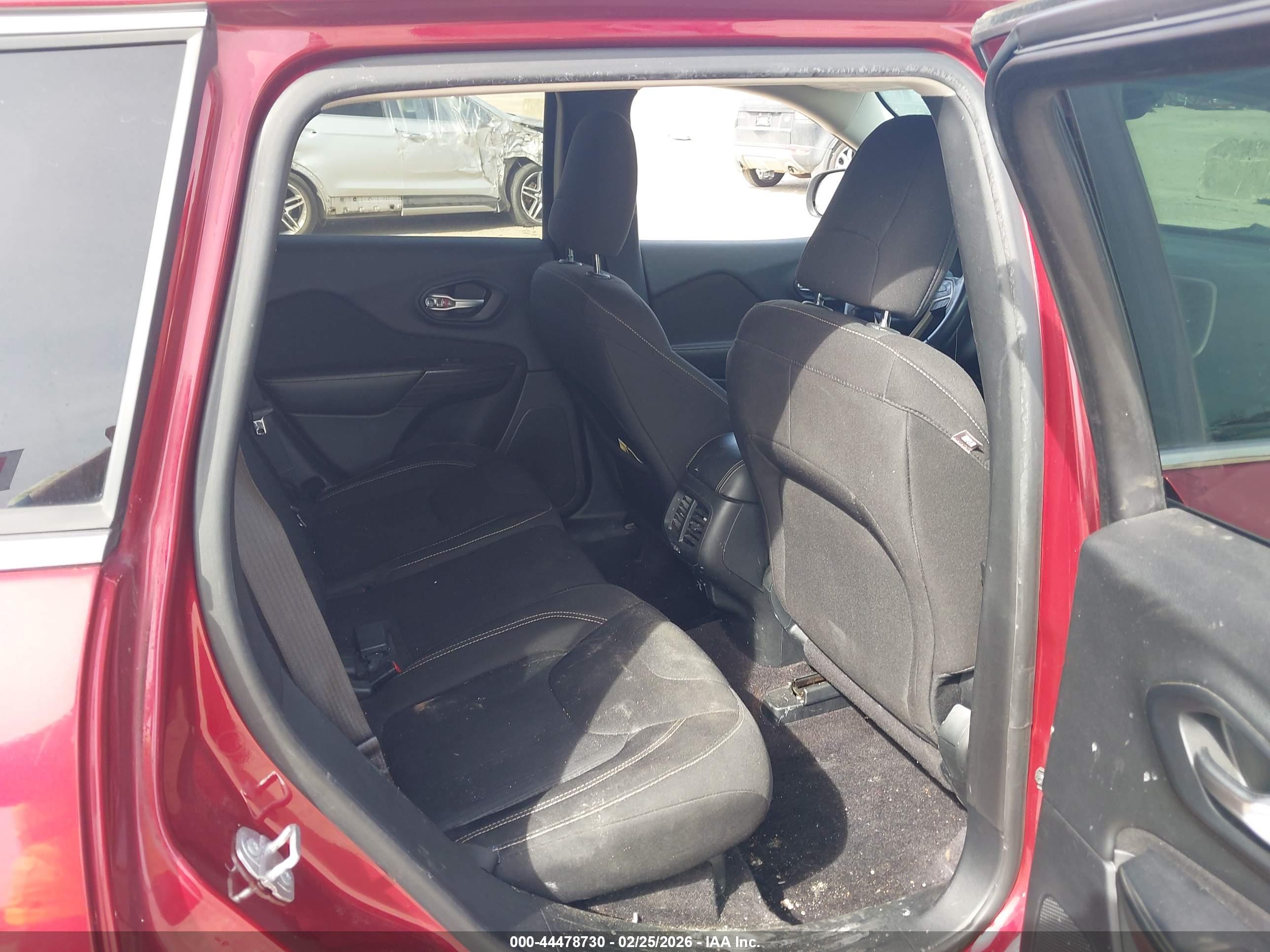JEEP CHEROKEE image 8