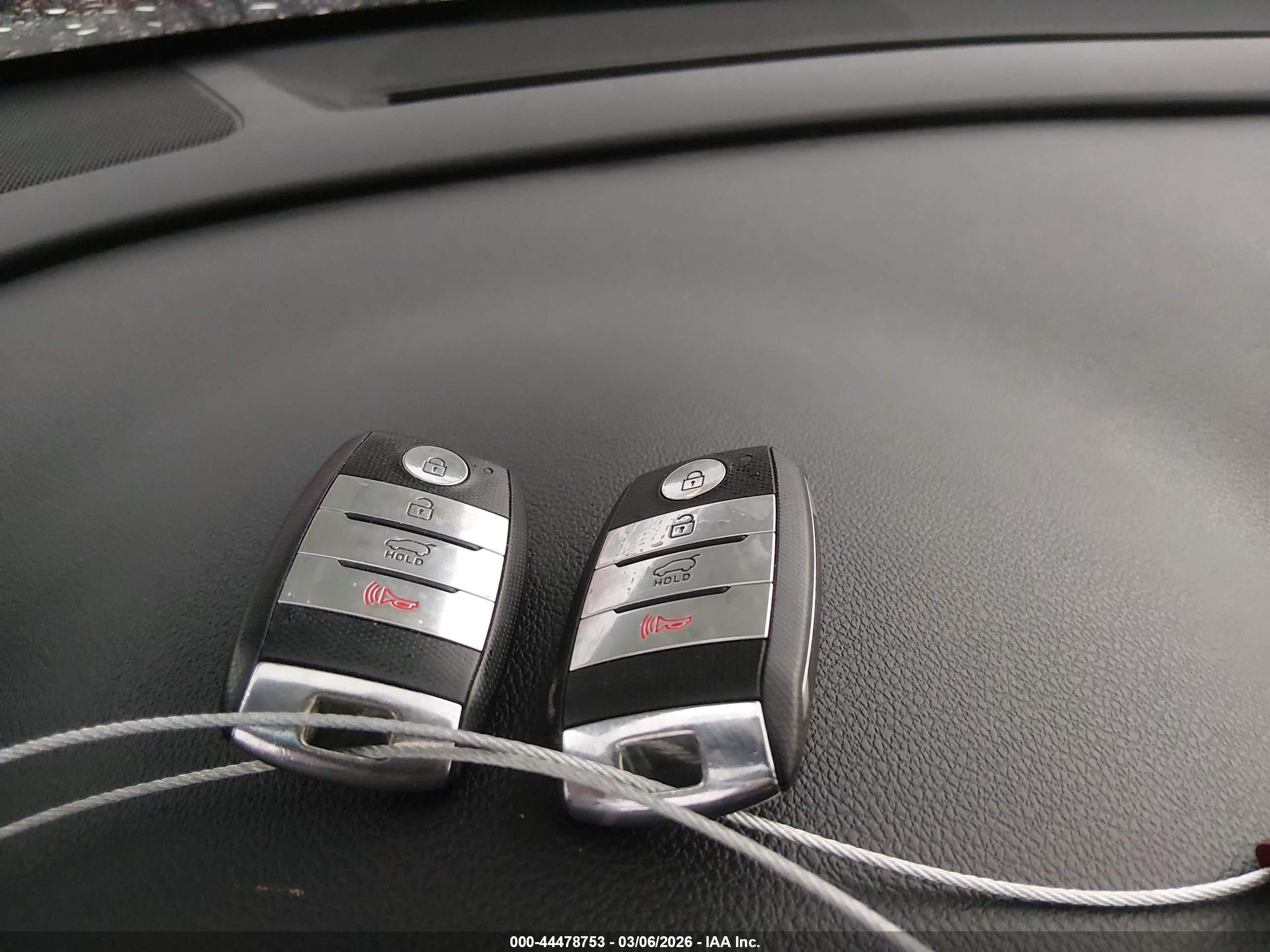 KIA NIRO image 11