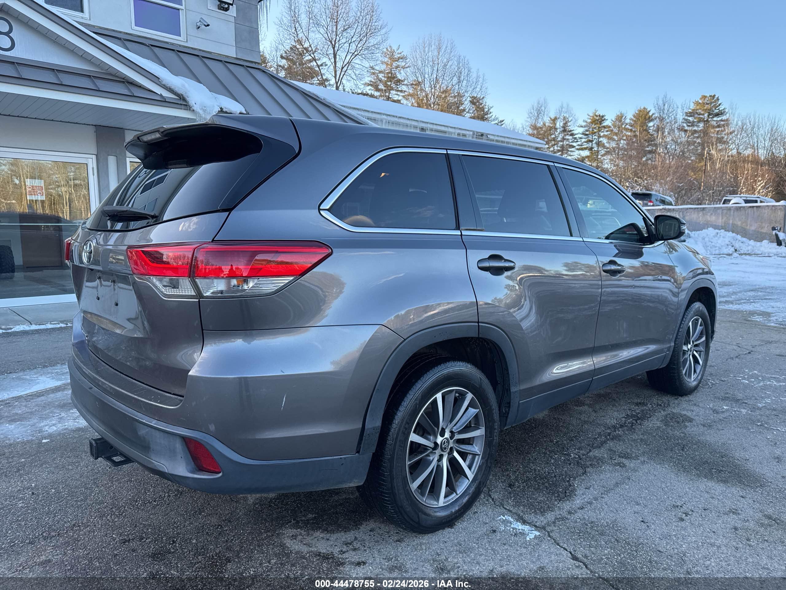 TOYOTA HIGHLANDER image 4