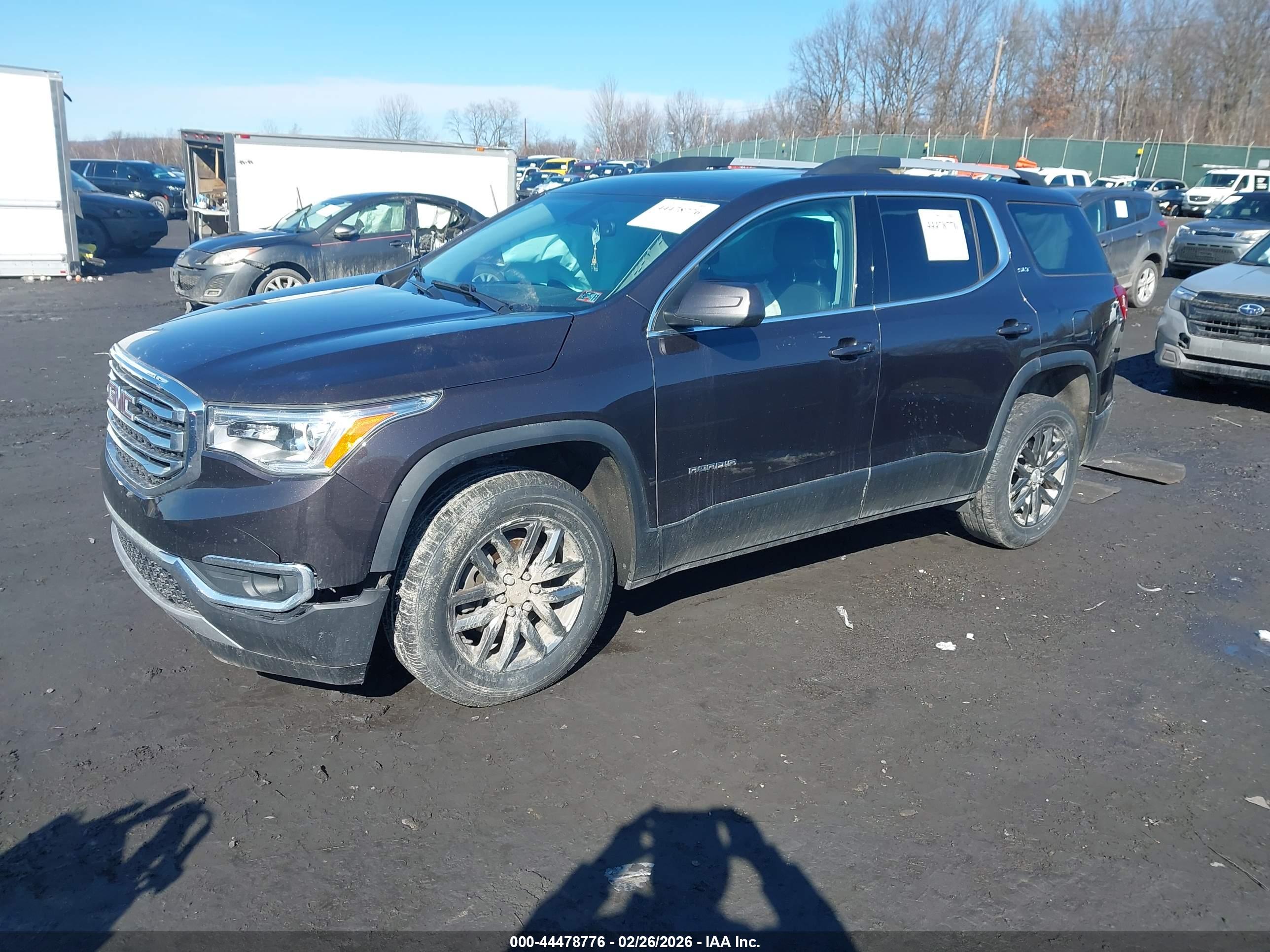 GMC ACADIA image 2