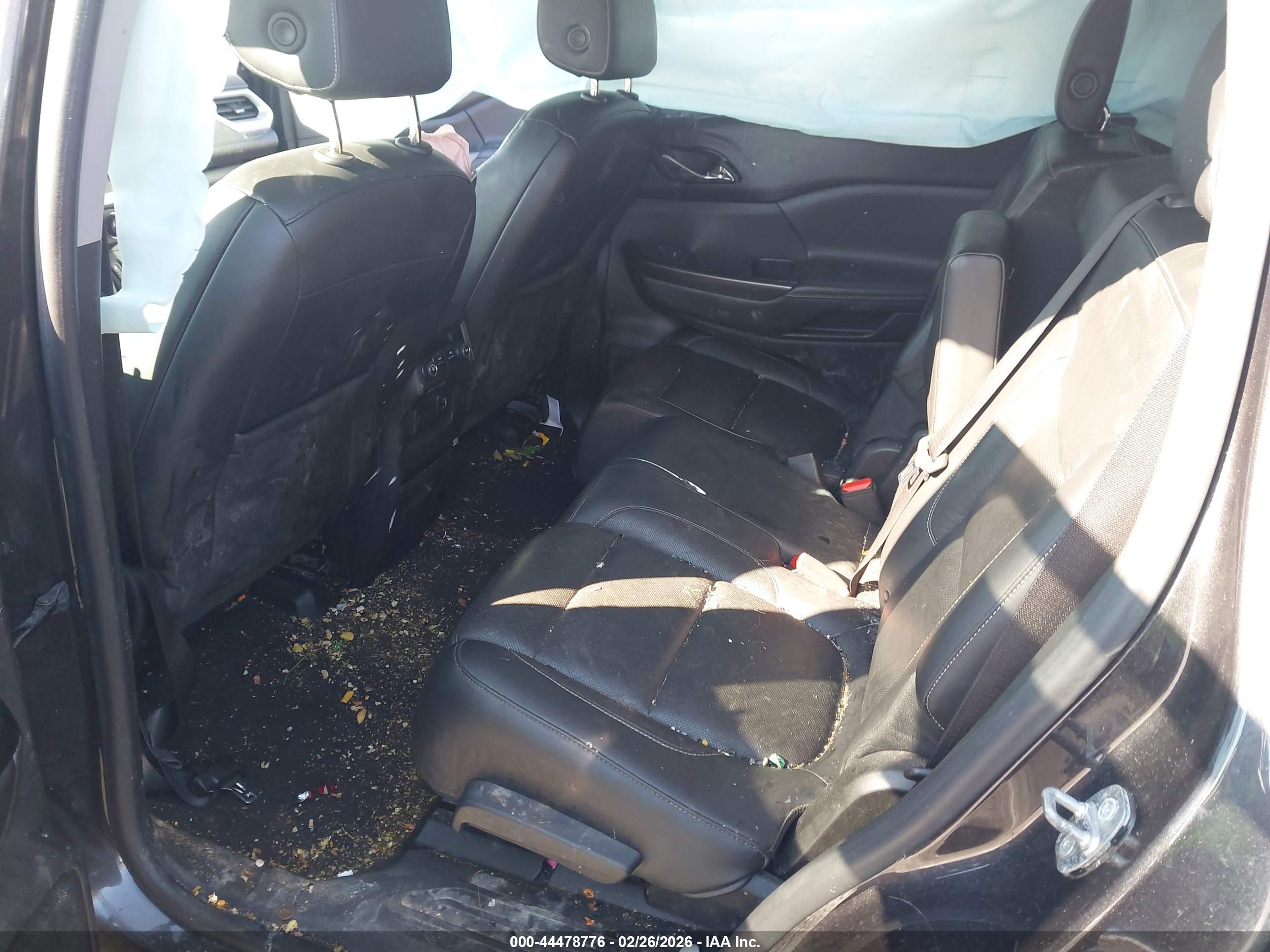 GMC ACADIA image 8