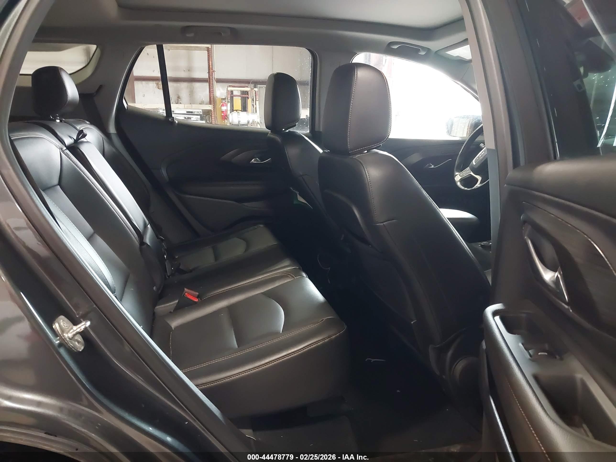 GMC TERRAIN image 8