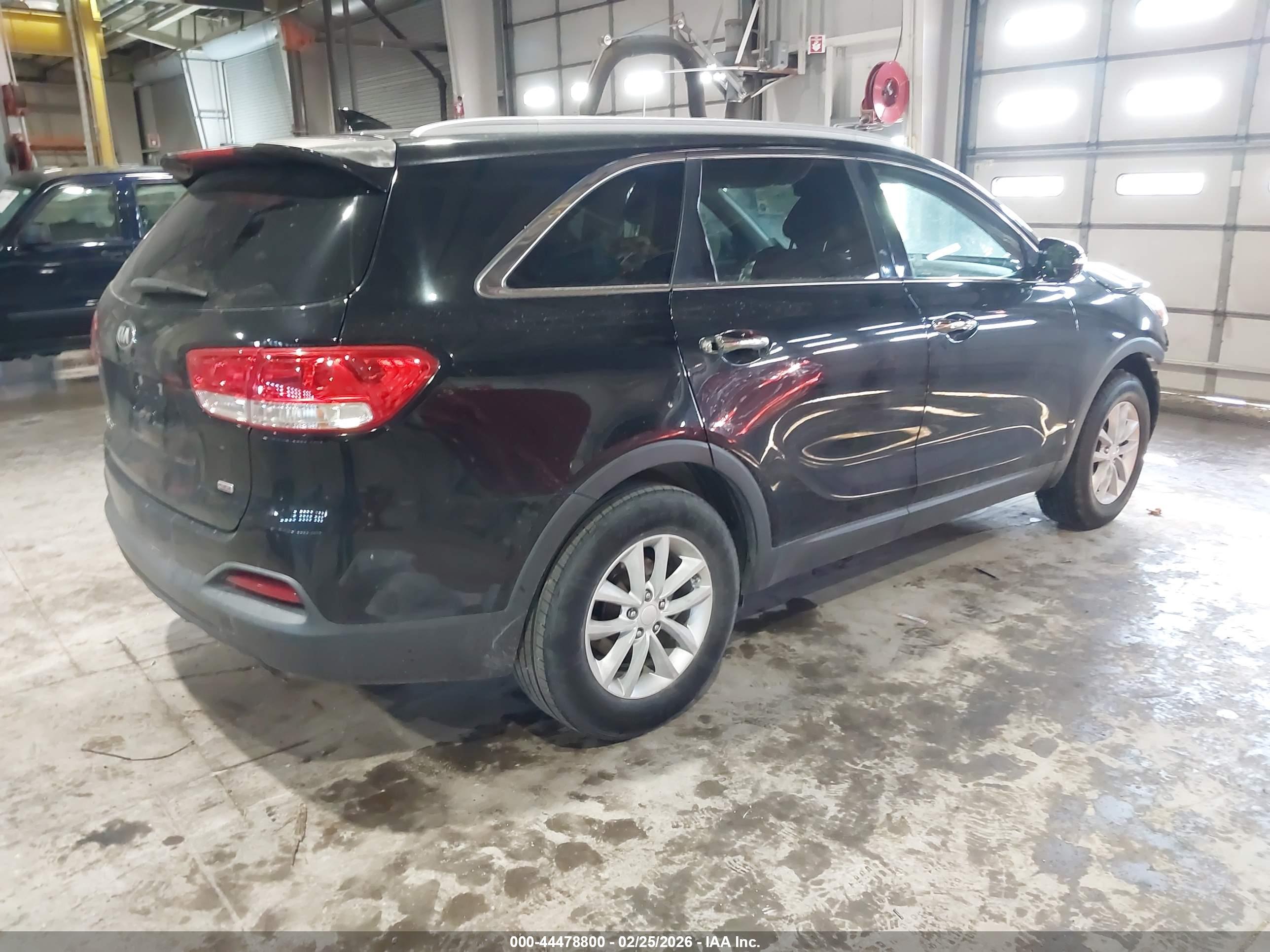 KIA SORENTO image 4