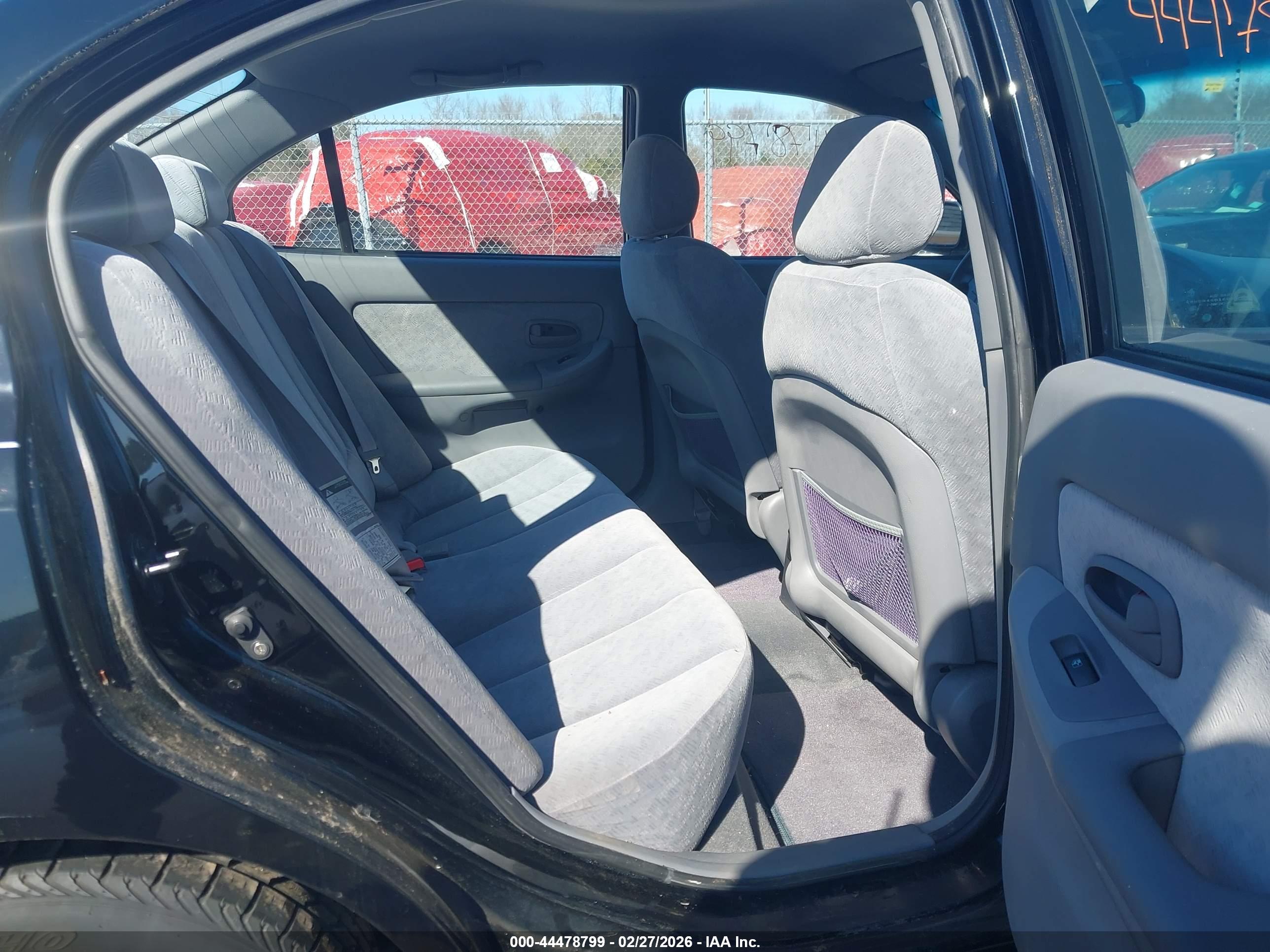 HYUNDAI ELANTRA image 8