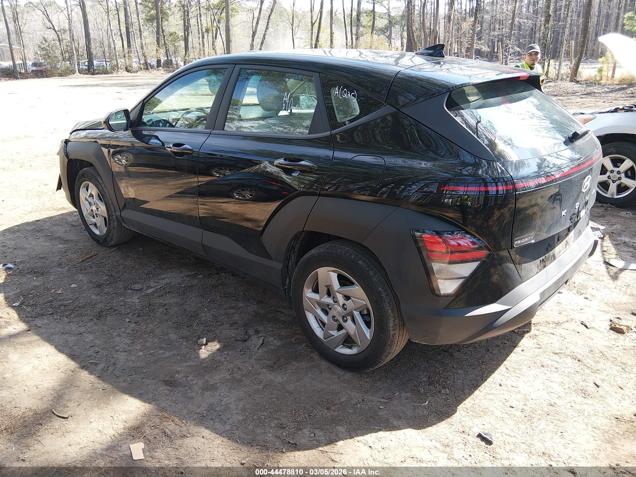 HYUNDAI KONA image 3