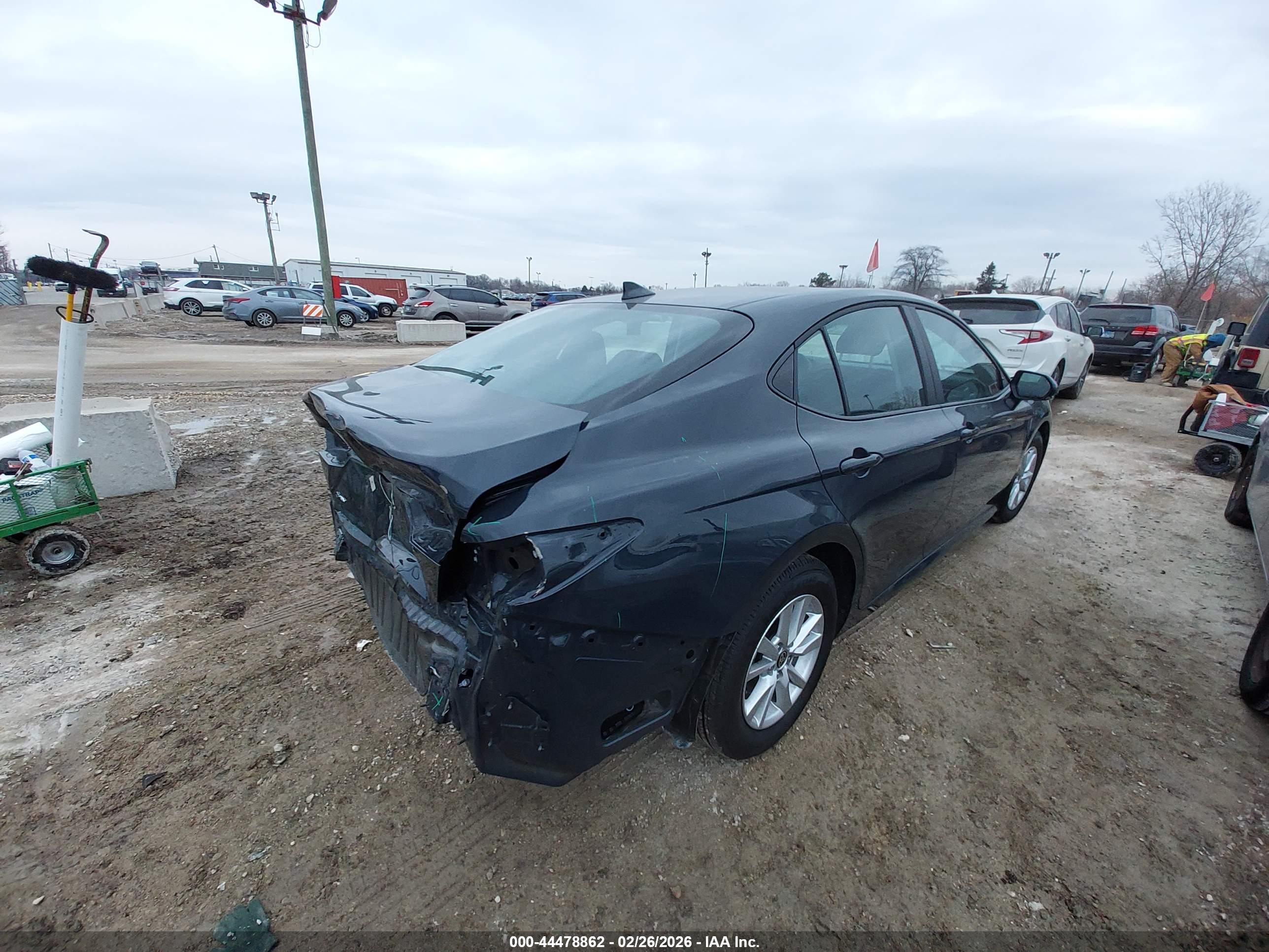 TOYOTA CAMRY image 4