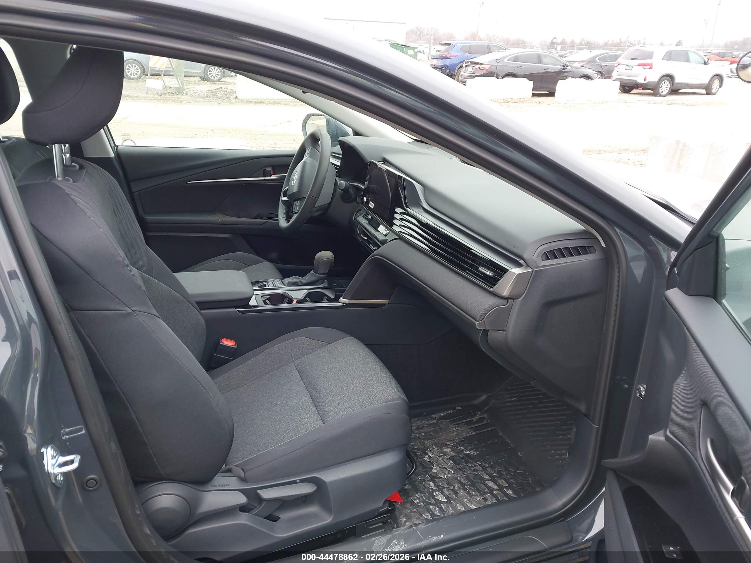 TOYOTA CAMRY image 5