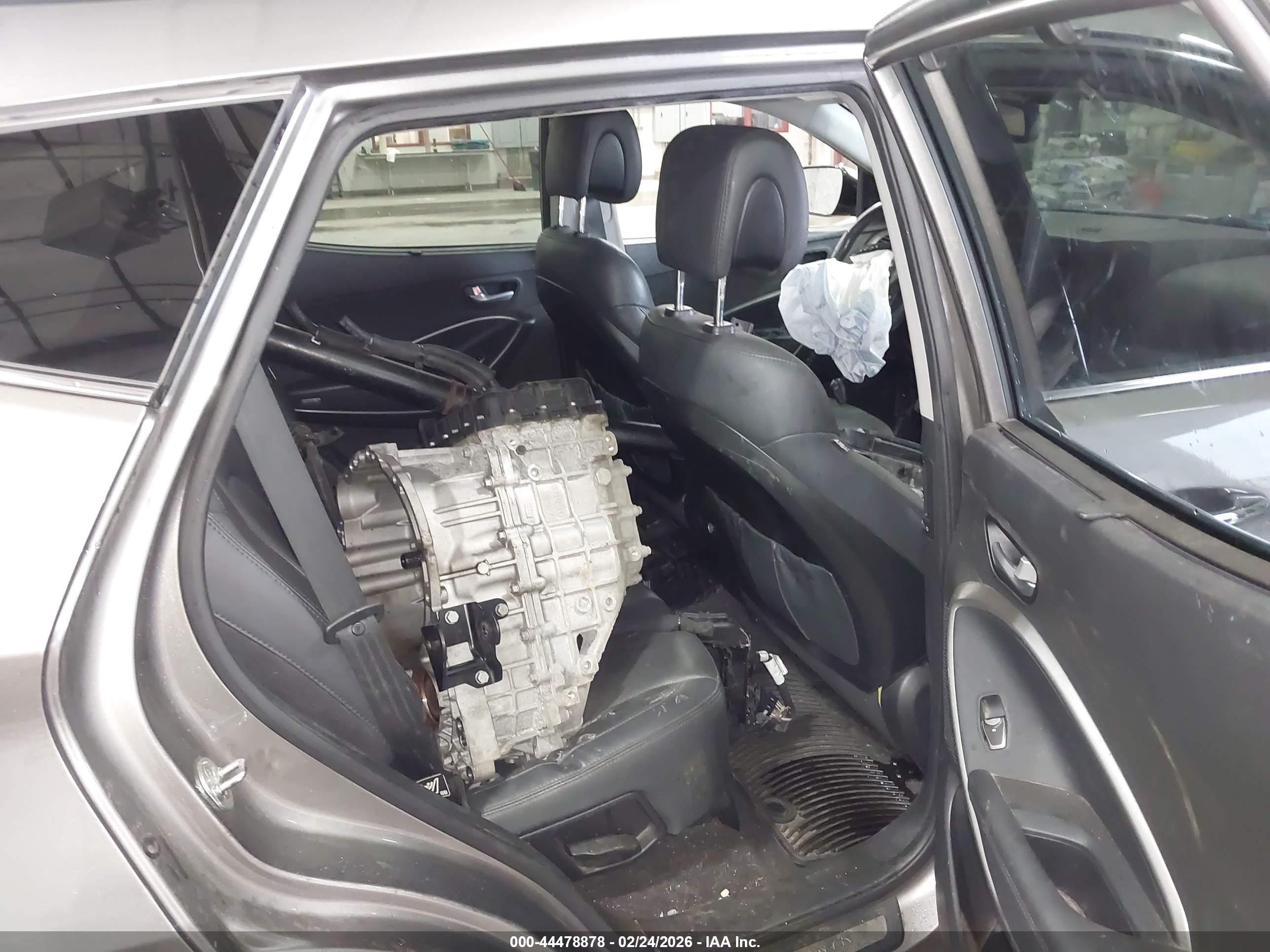 HYUNDAI SANTA image 8