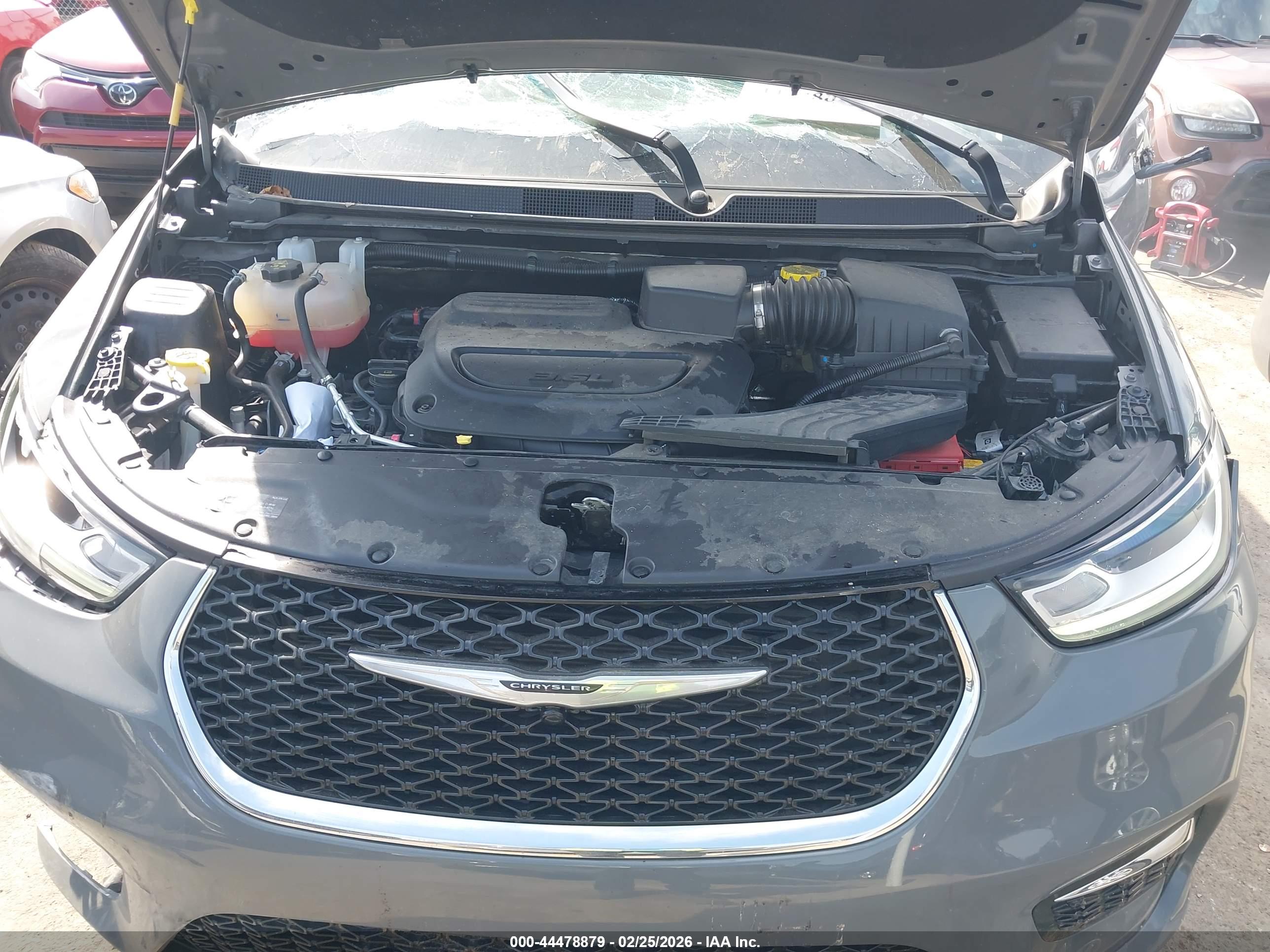 CHRYSLER PACIFICA image 10