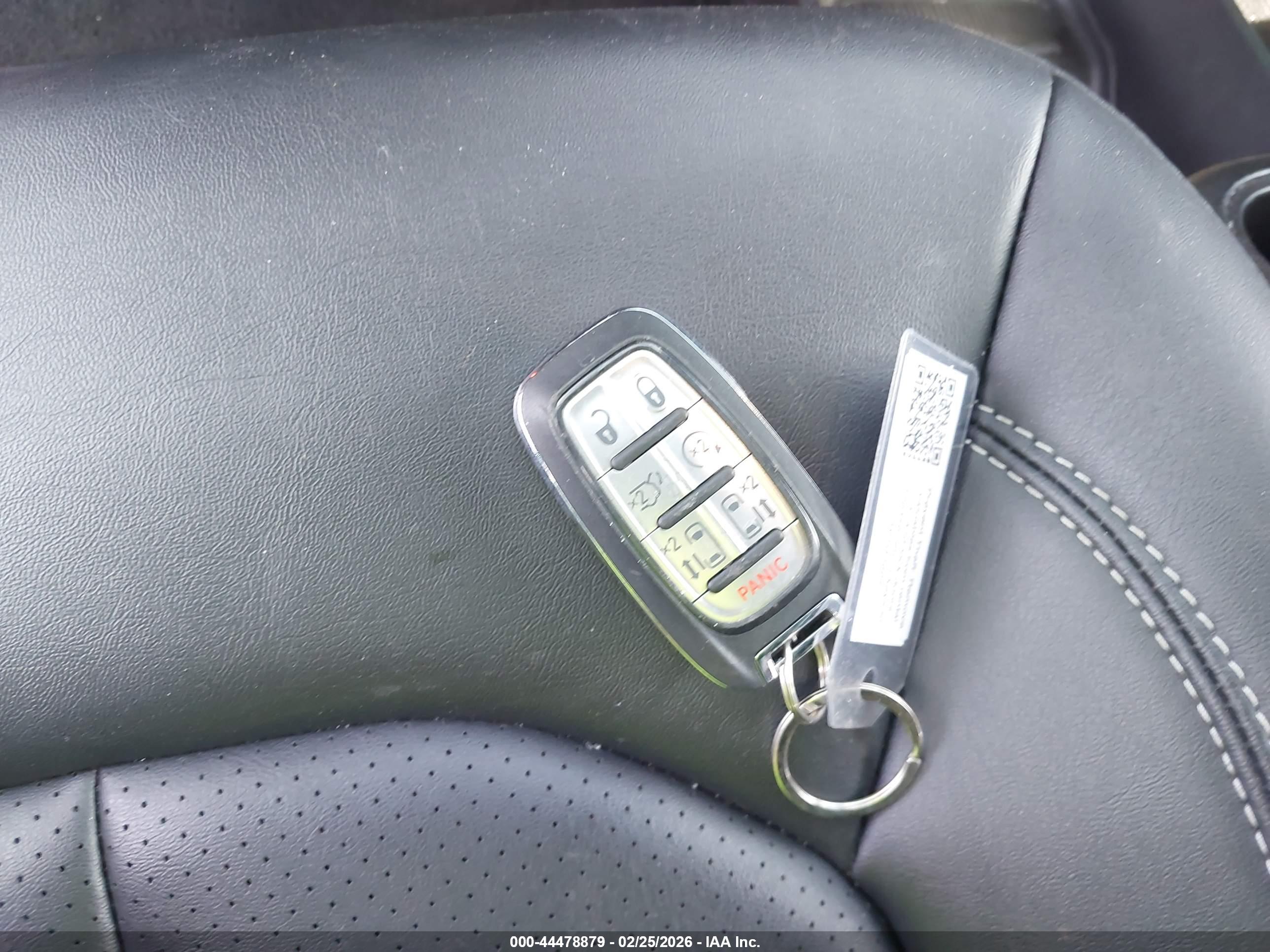 CHRYSLER PACIFICA image 11