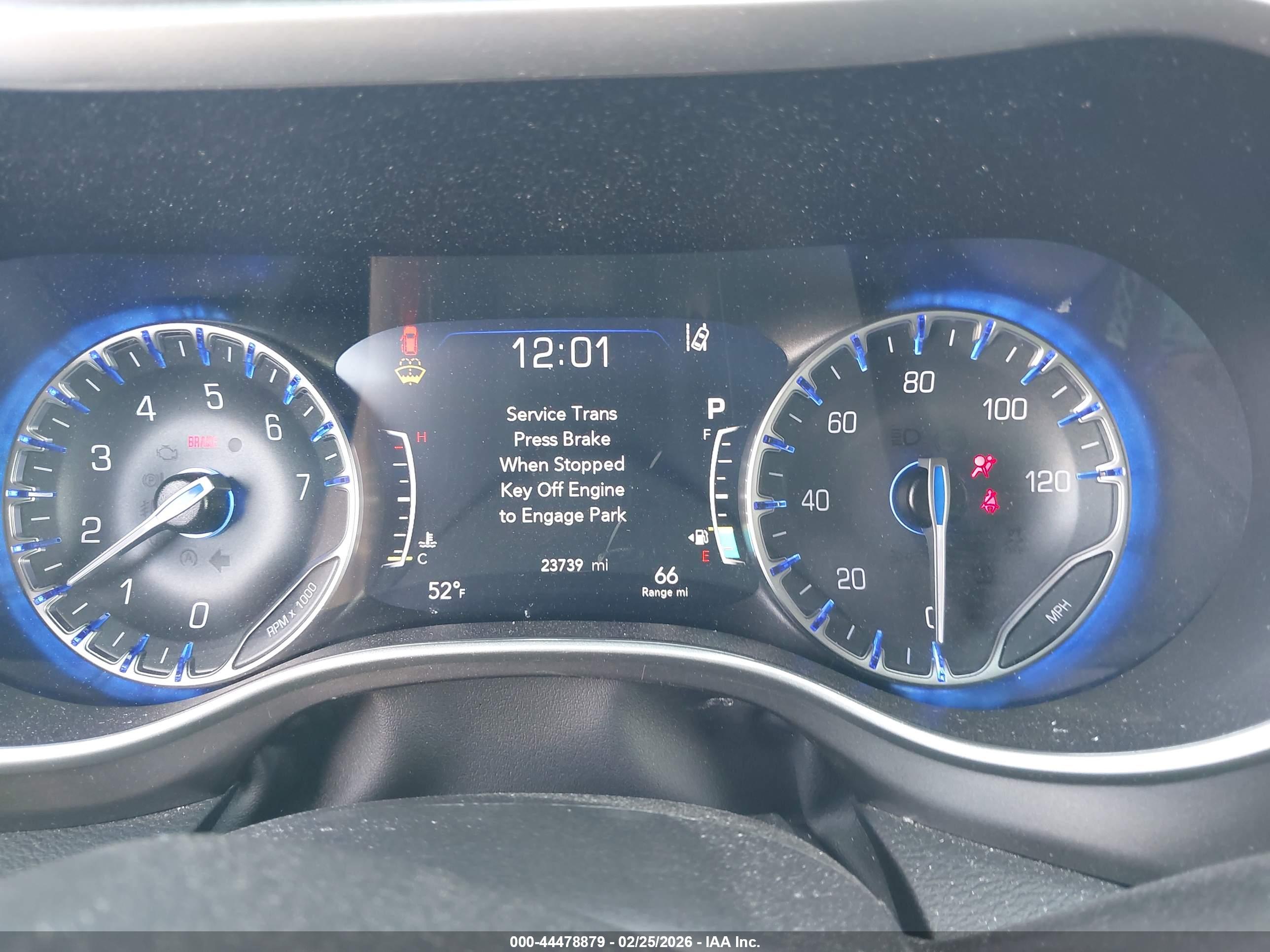 CHRYSLER PACIFICA image 7