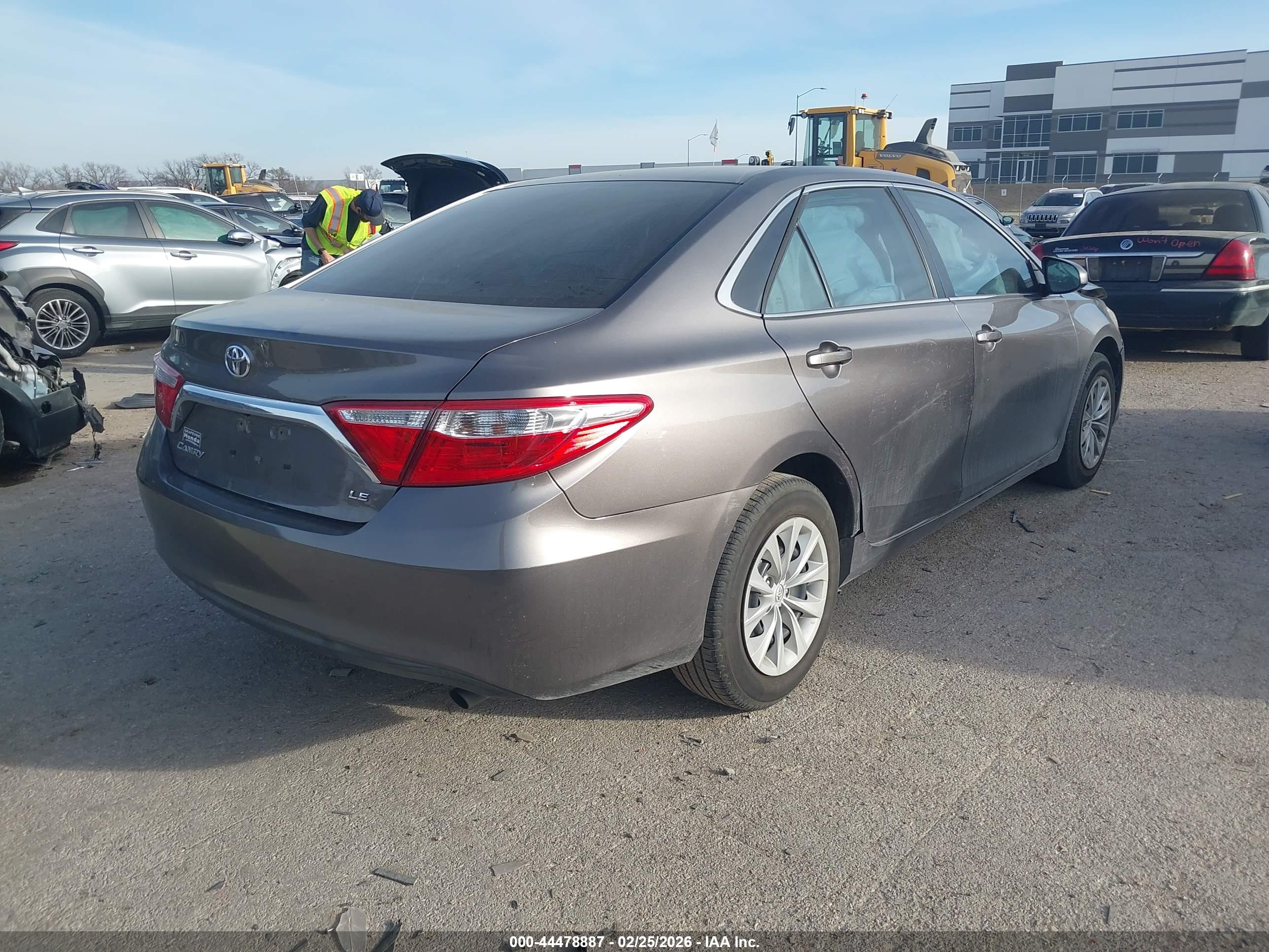 TOYOTA CAMRY image 4
