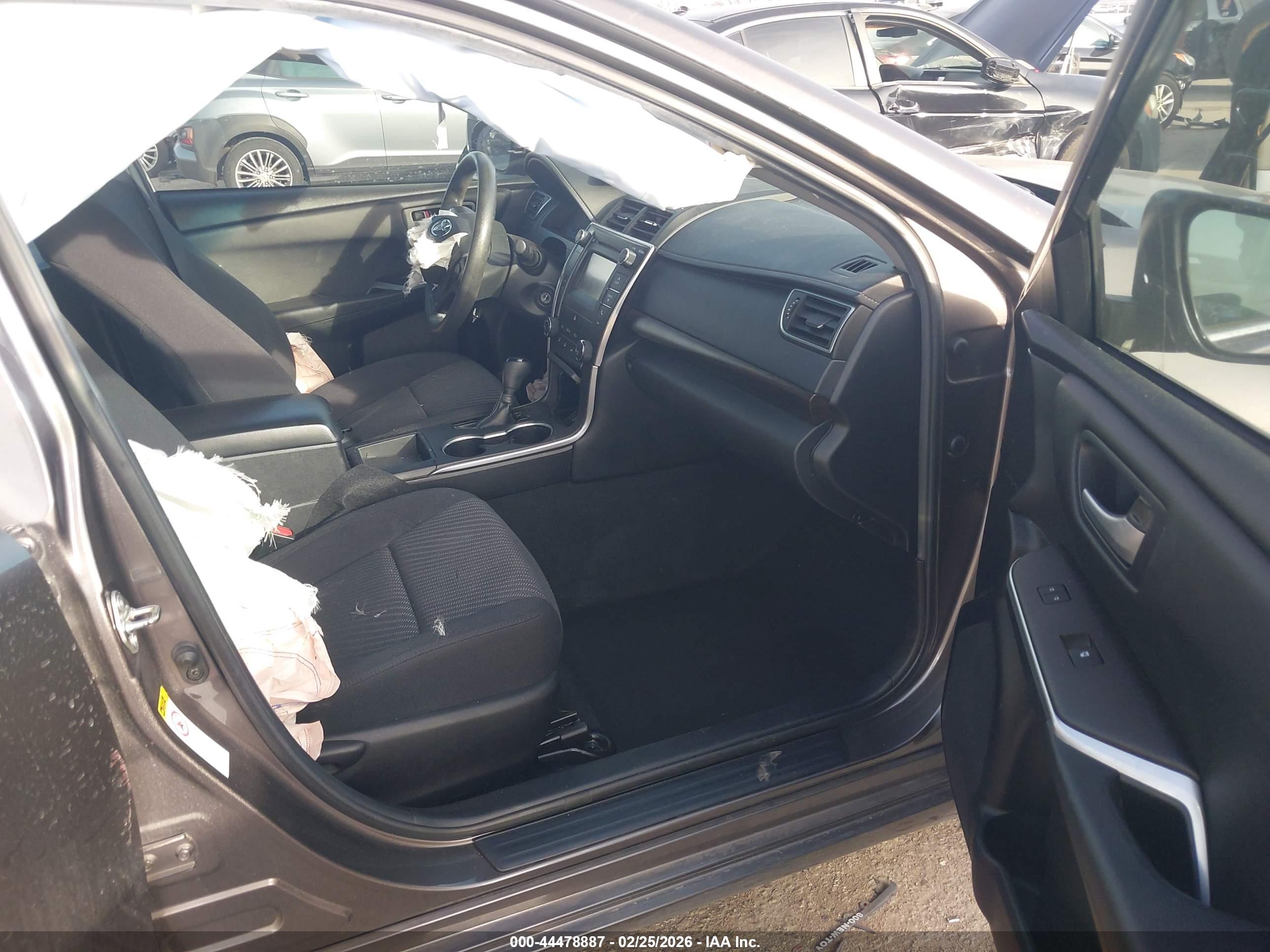 TOYOTA CAMRY image 5