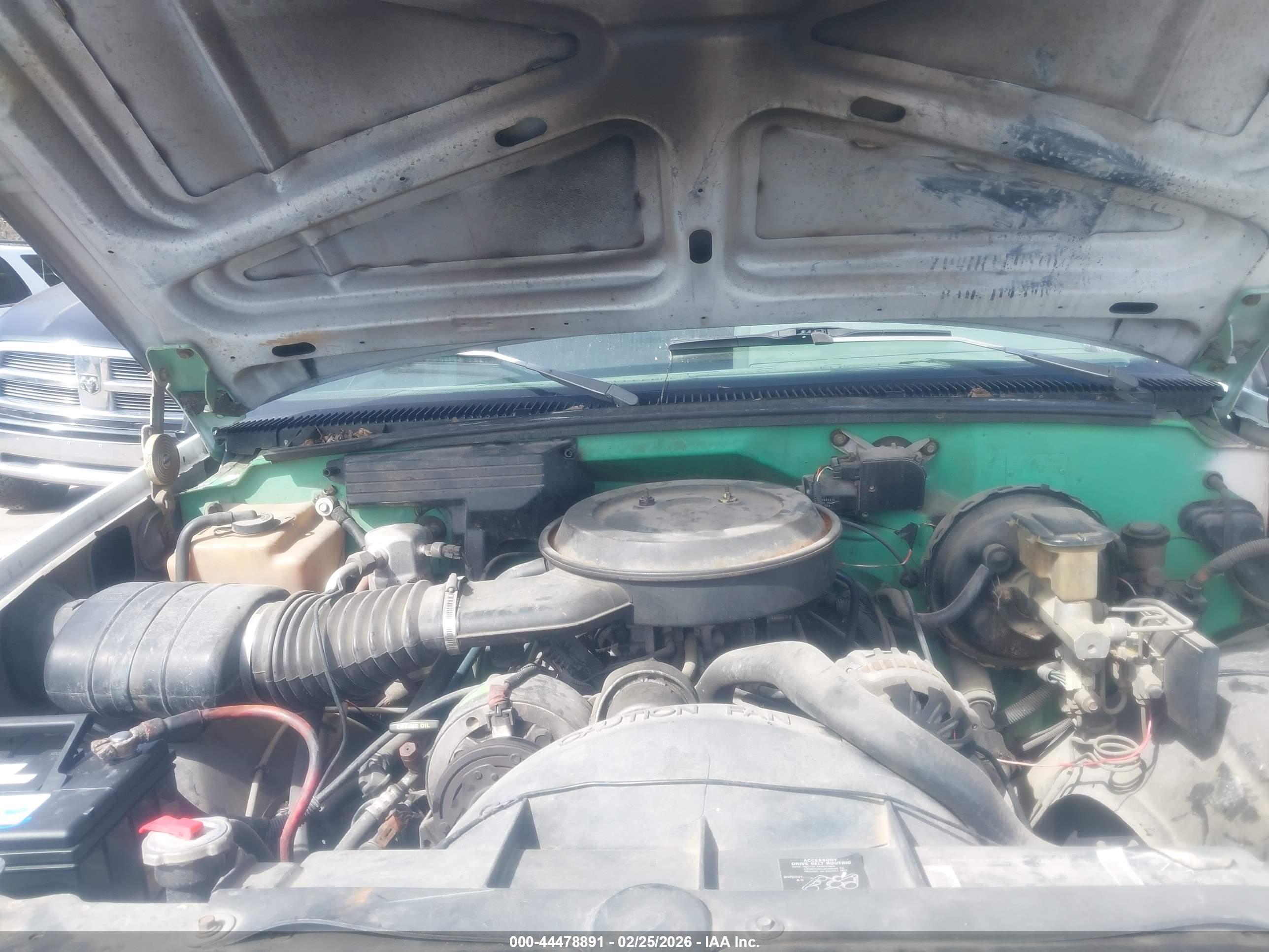 CHEVROLET GMT-400 image 10