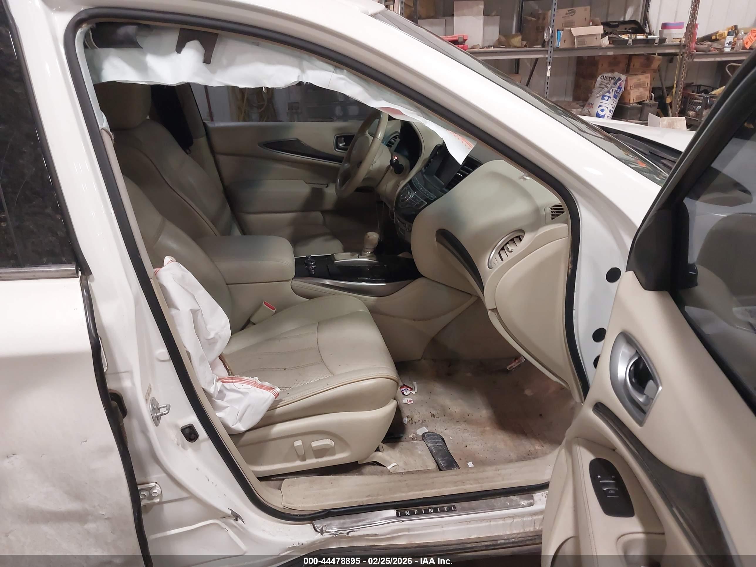 INFINITI JX35 image 5