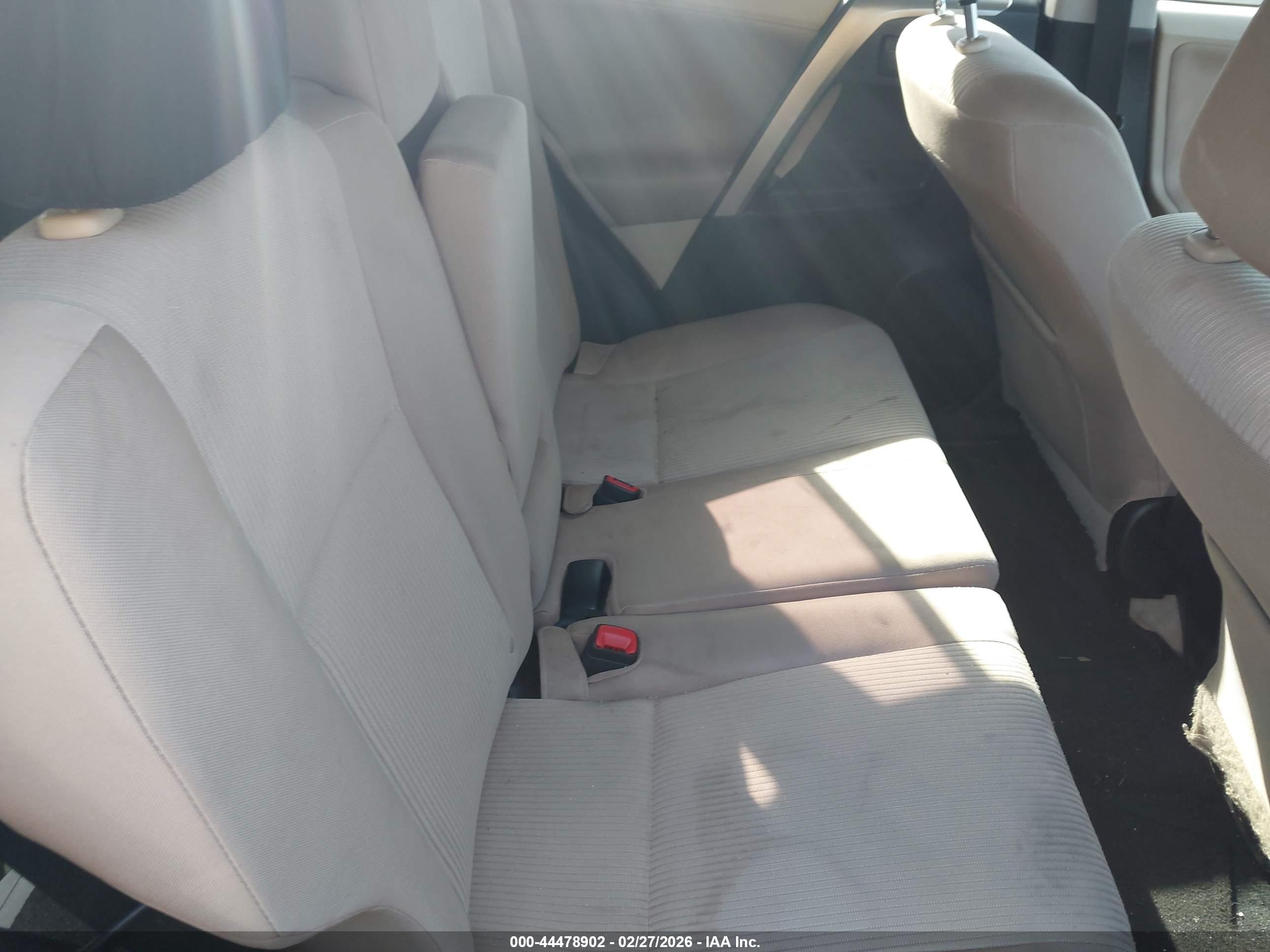 TOYOTA RAV4 image 8