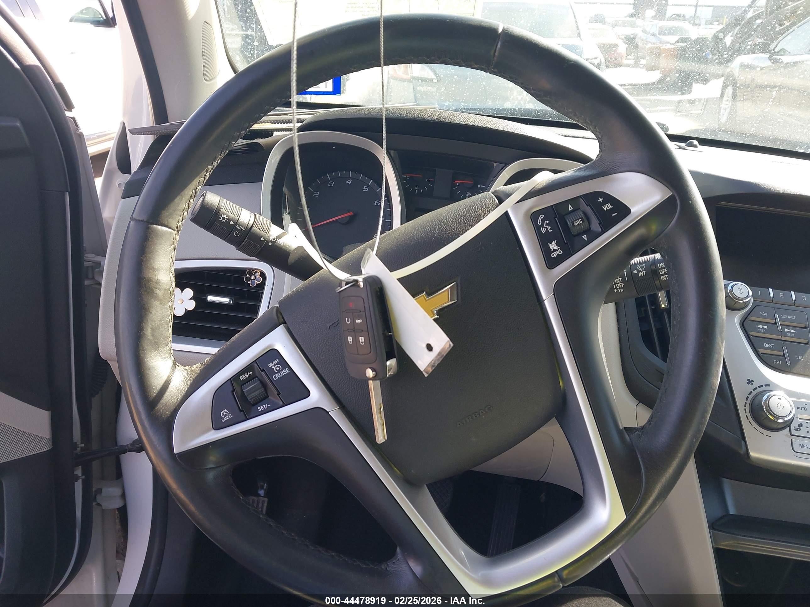 CHEVROLET EQUINOX image 11