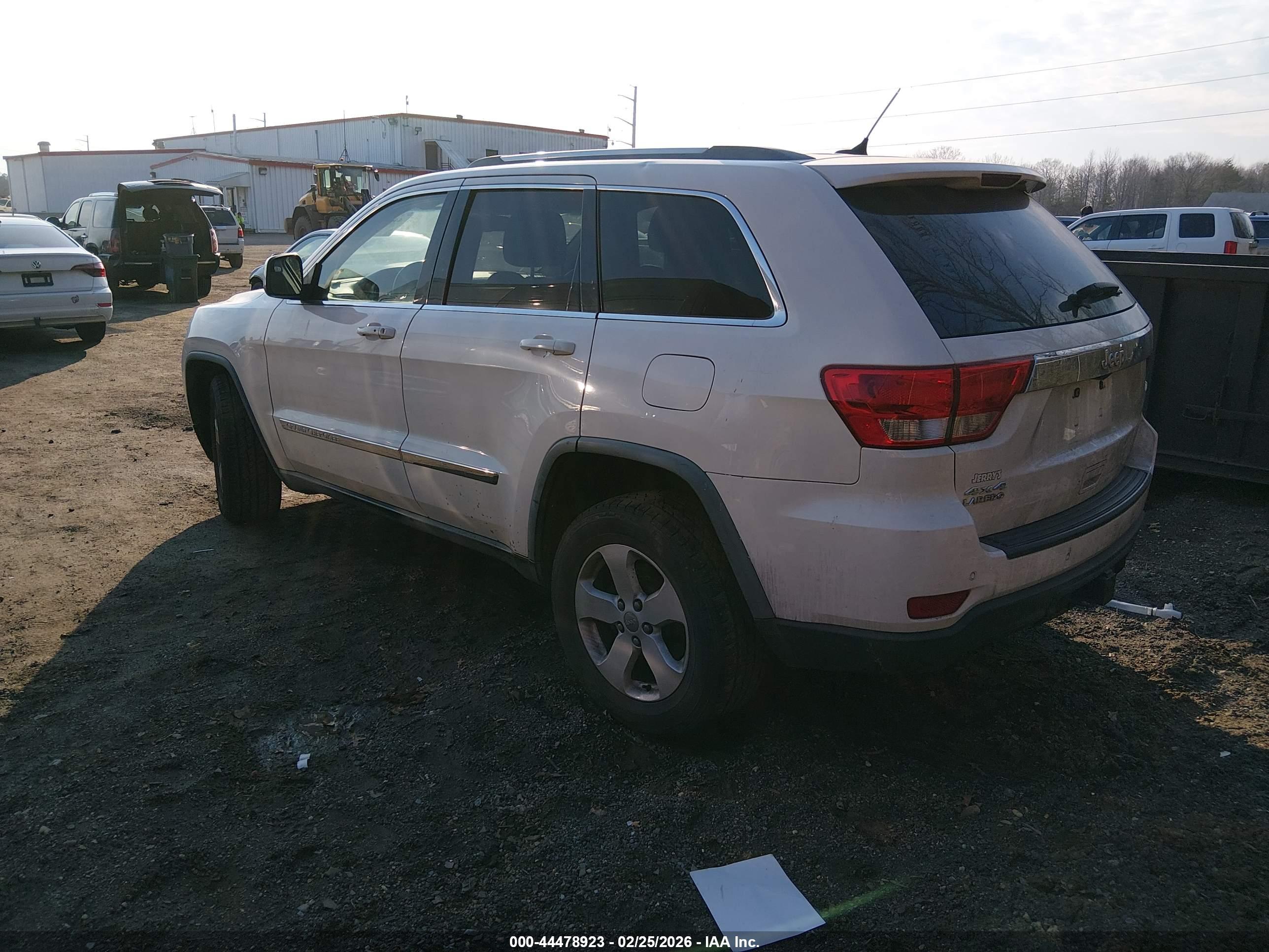 JEEP GRAND image 3