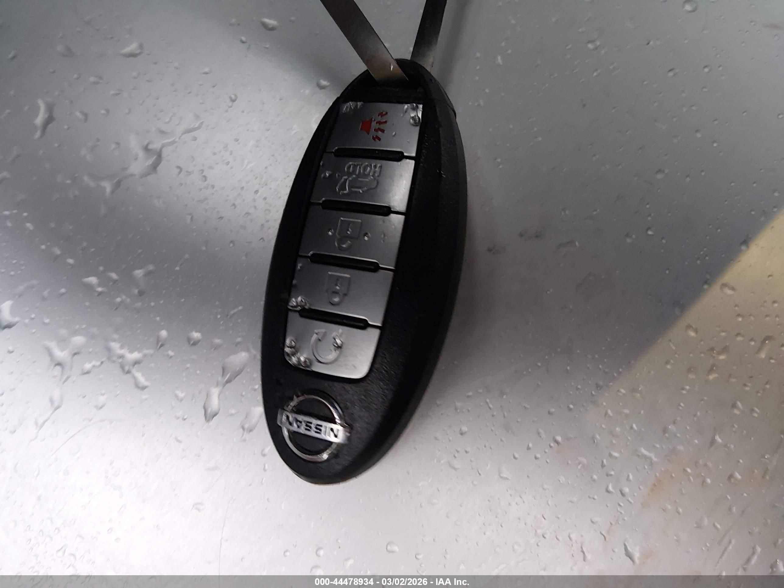 NISSAN ROGUE image 11