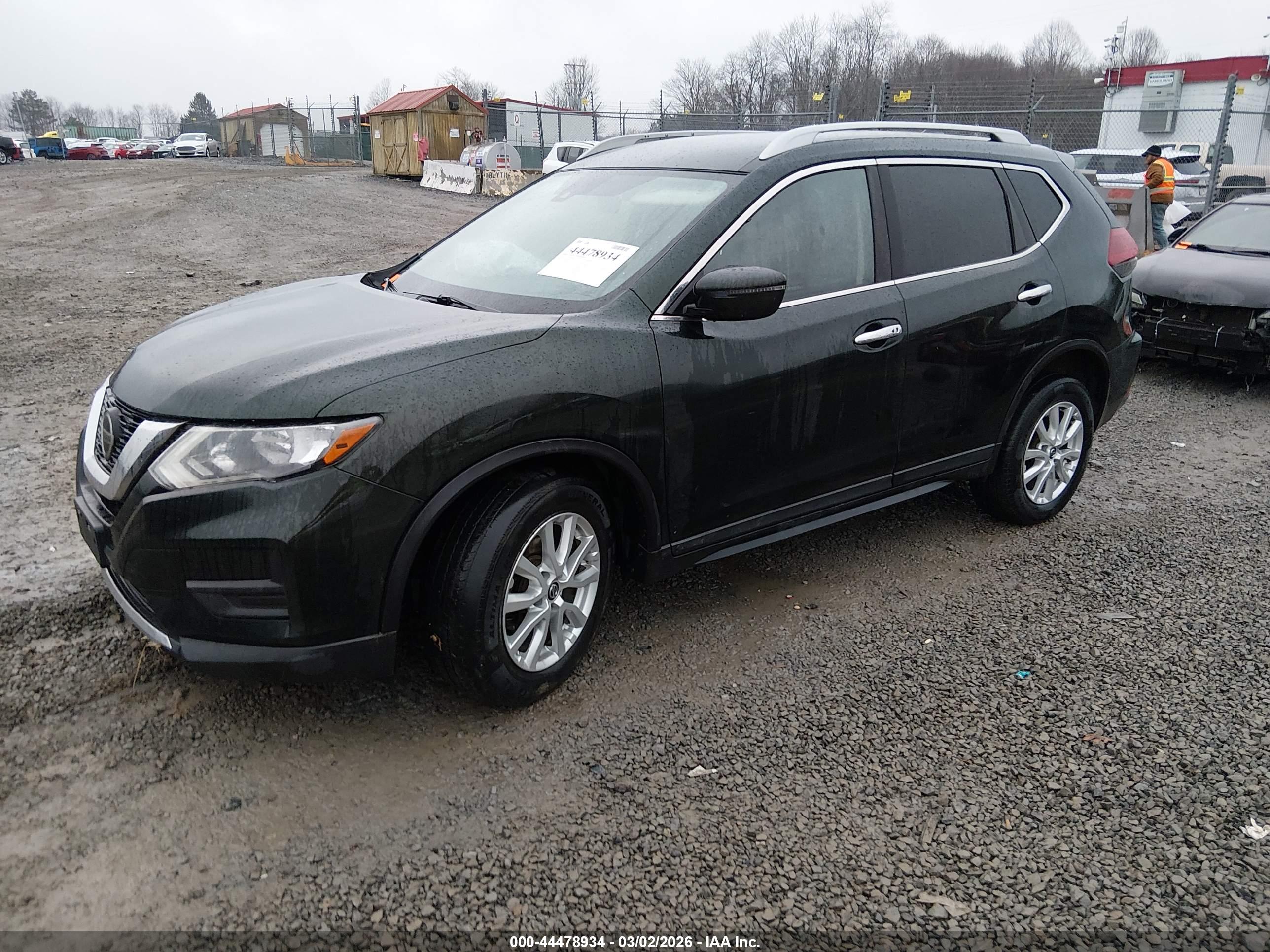 NISSAN ROGUE image 2