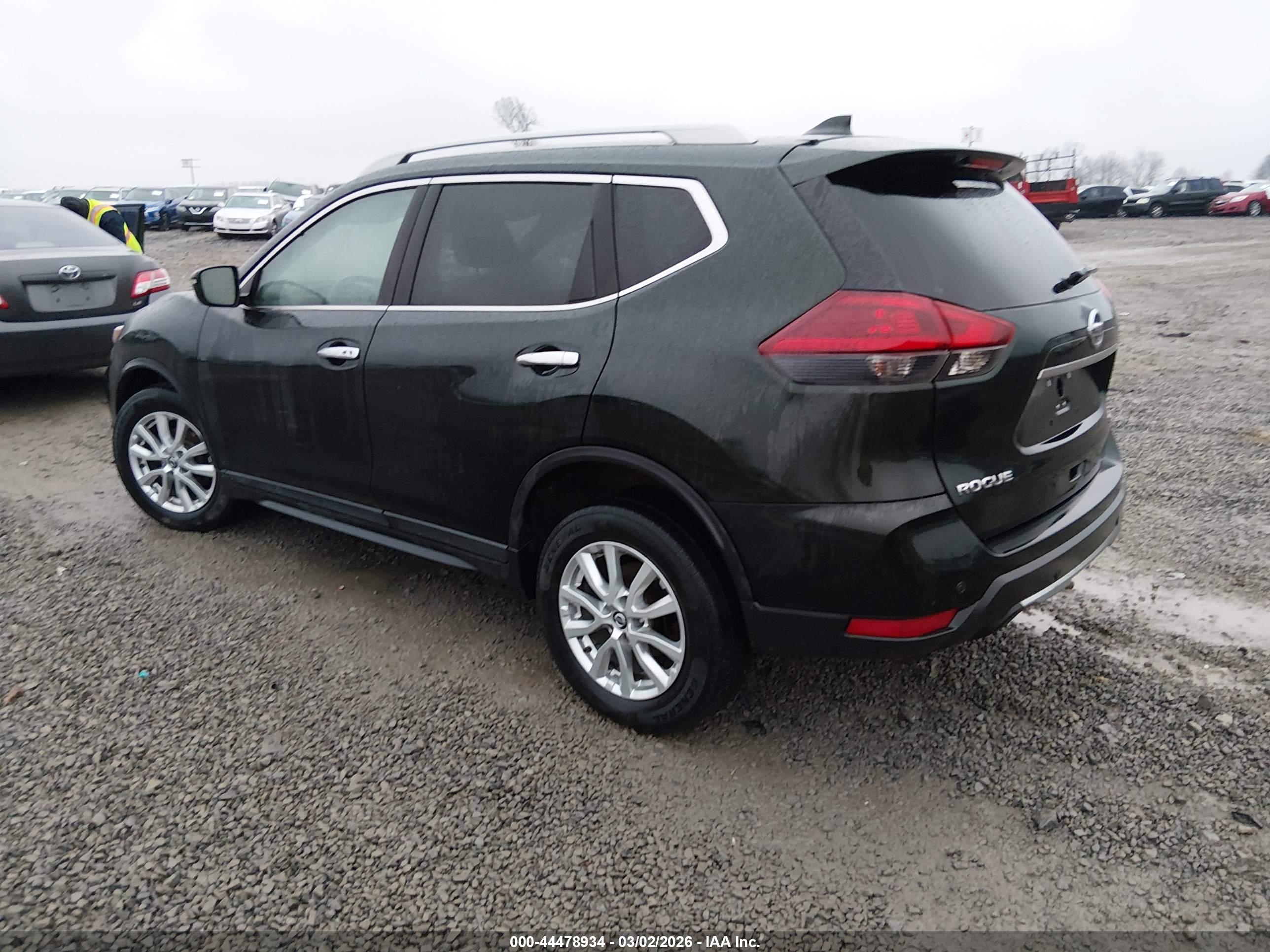 NISSAN ROGUE image 3