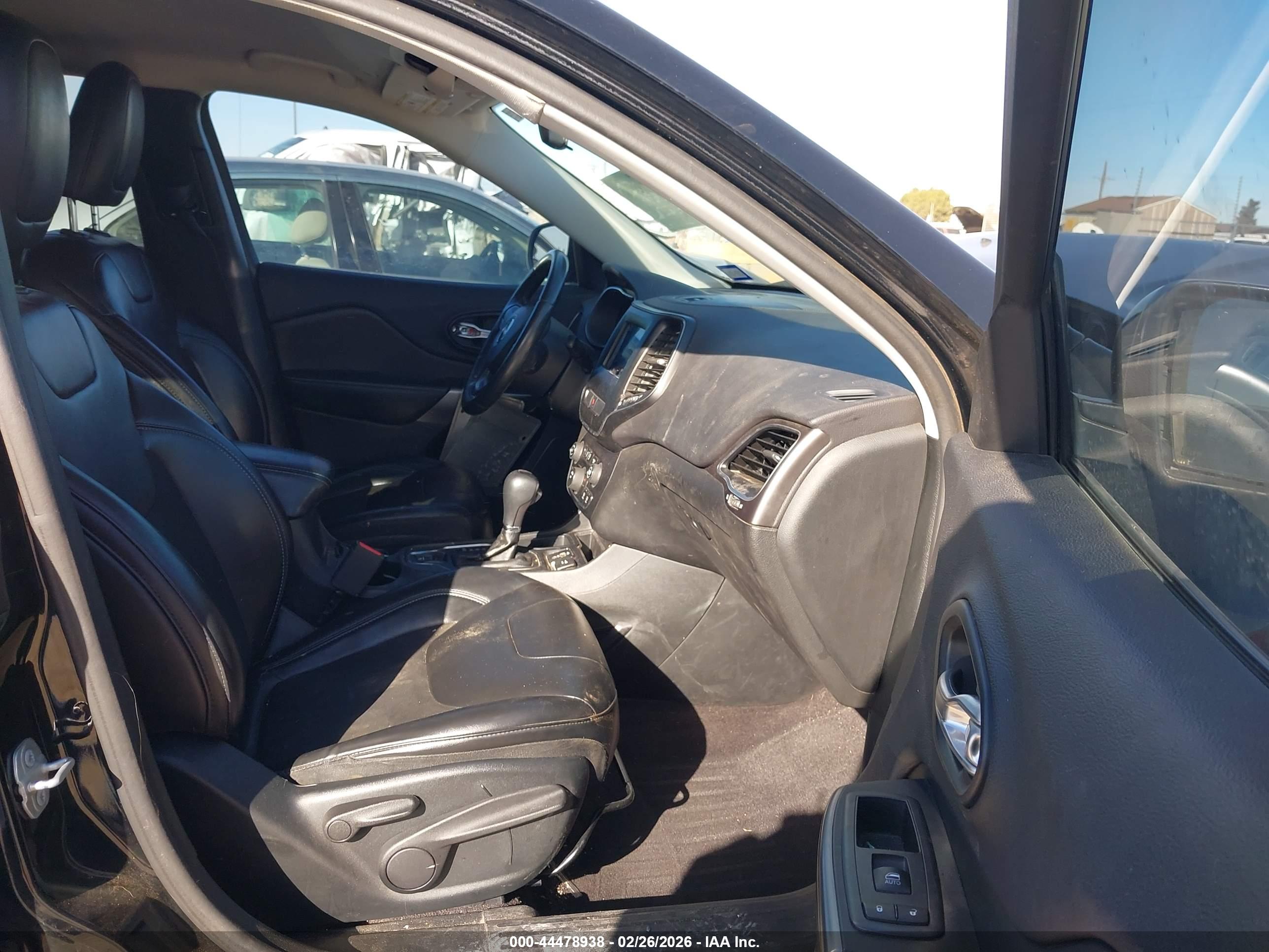 JEEP CHEROKEE image 5