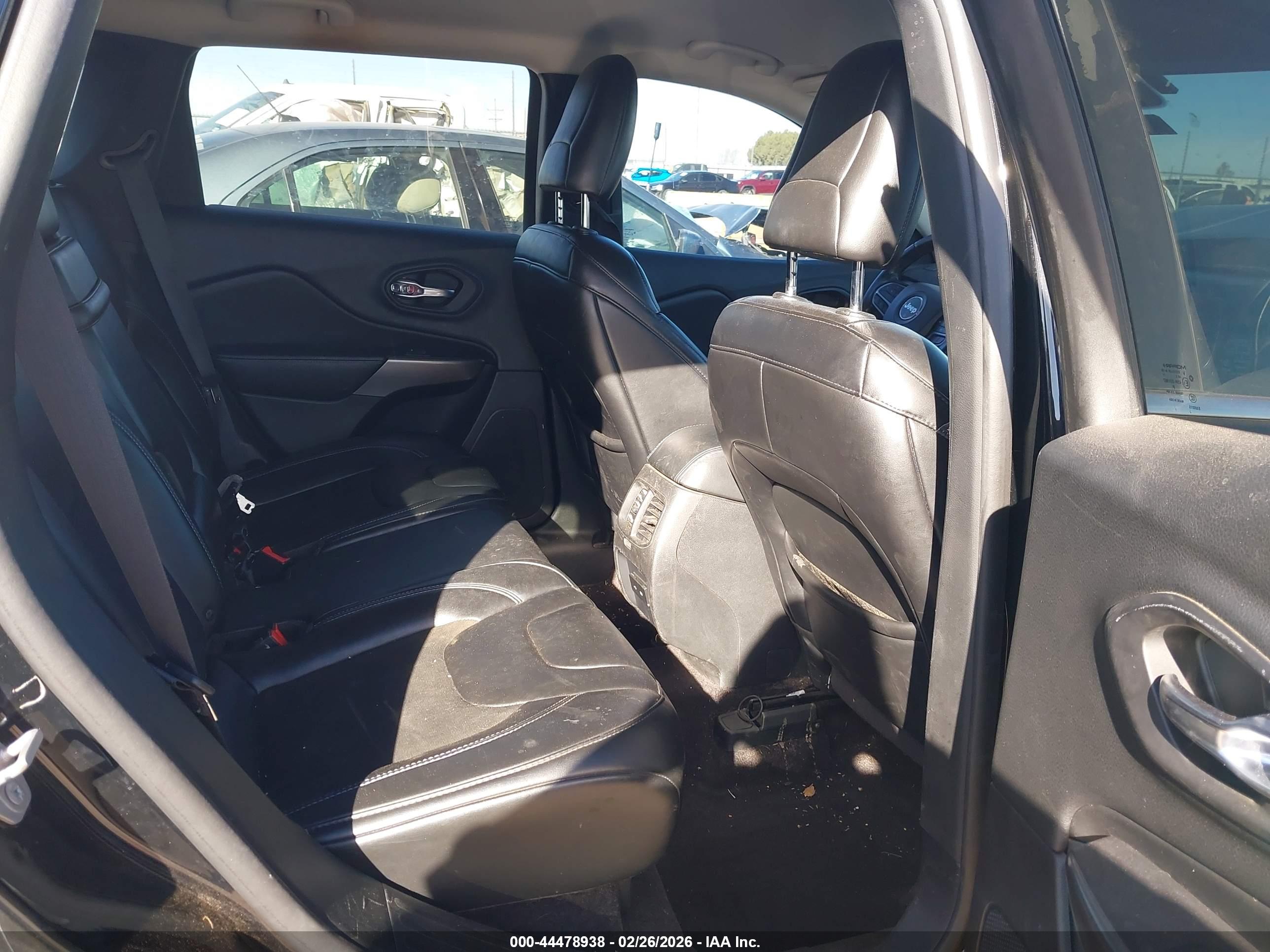 JEEP CHEROKEE image 8
