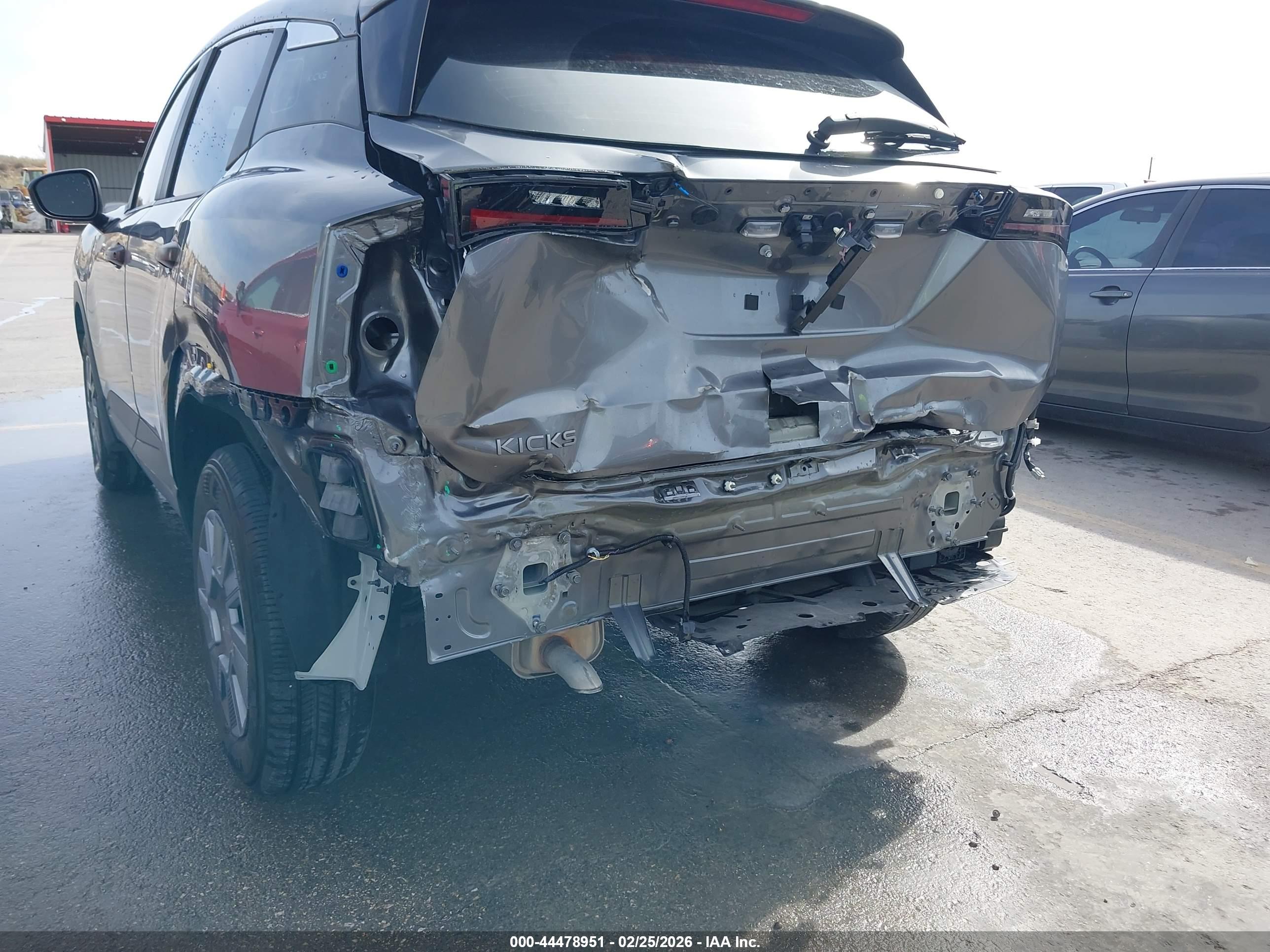 NISSAN KICKS image 6