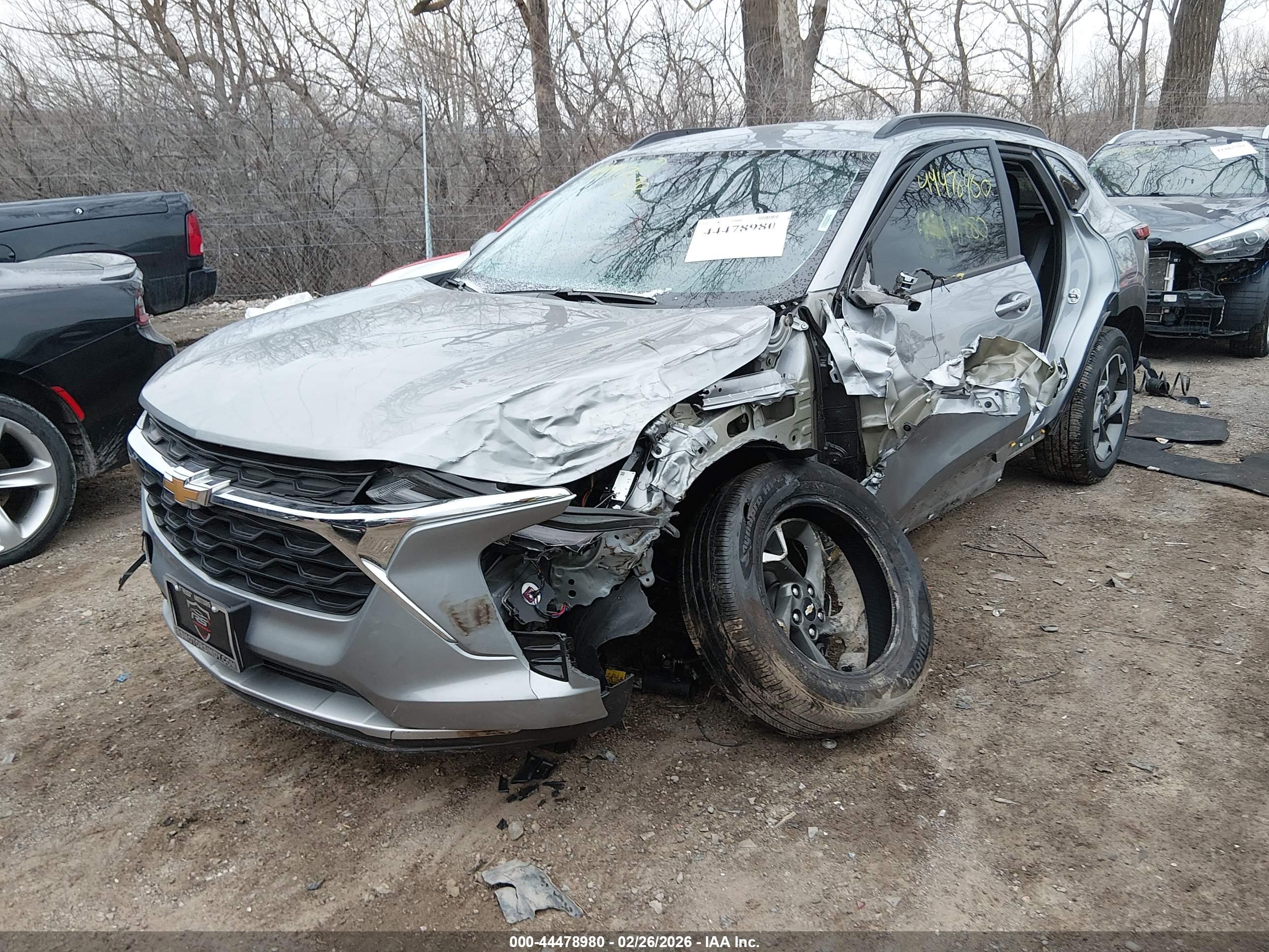CHEVROLET TRAX image 2