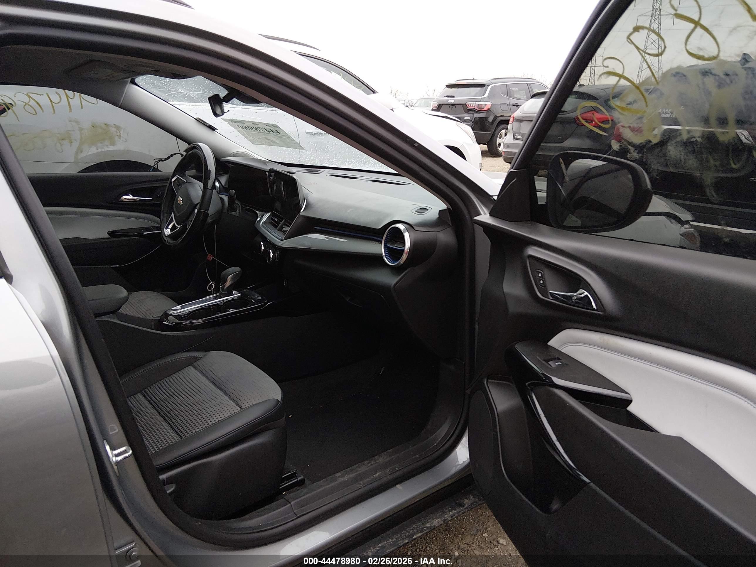 CHEVROLET TRAX image 5