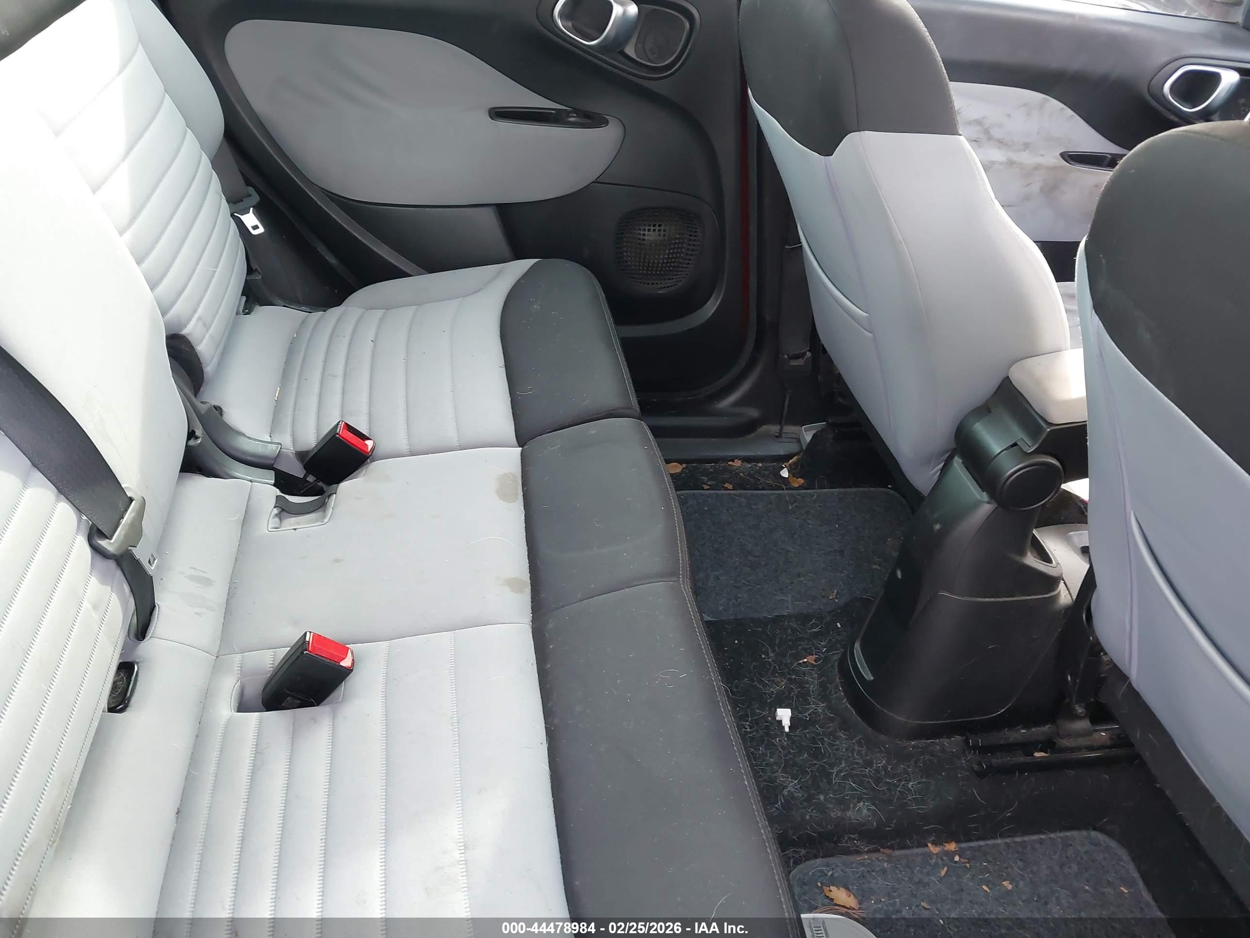 FIAT 500L image 8