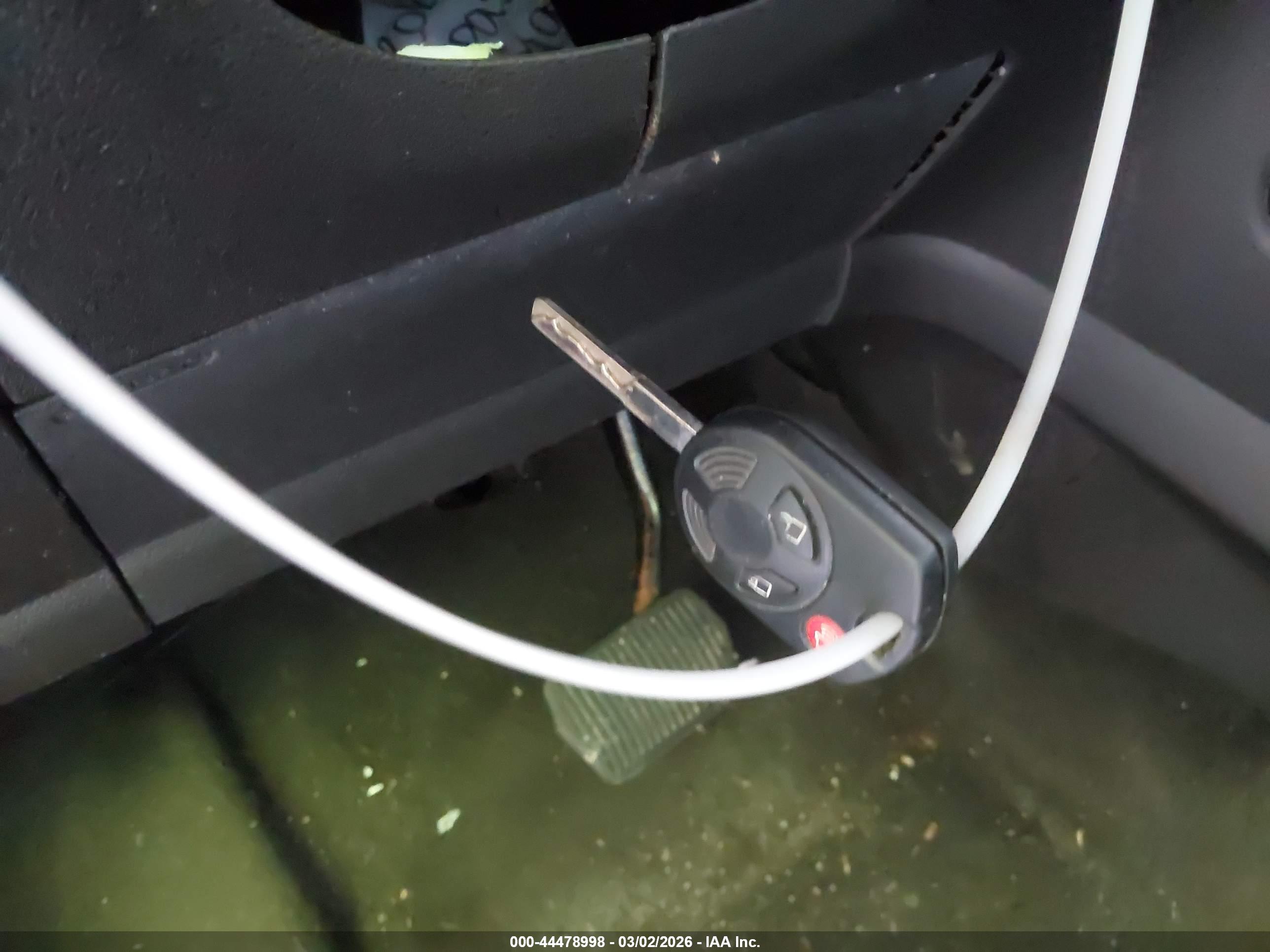 FORD ESCAPE image 11