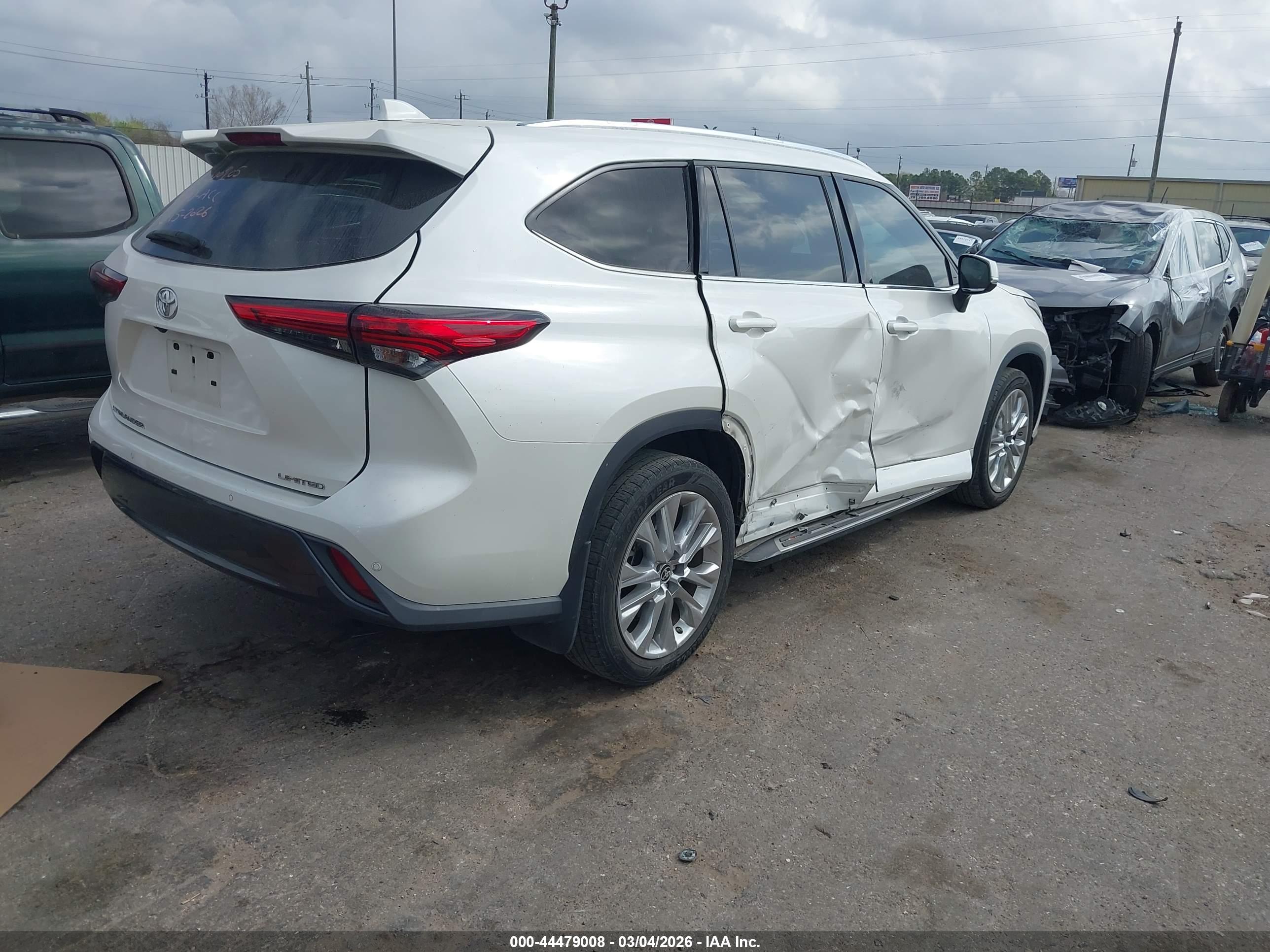 TOYOTA HIGHLANDER image 4