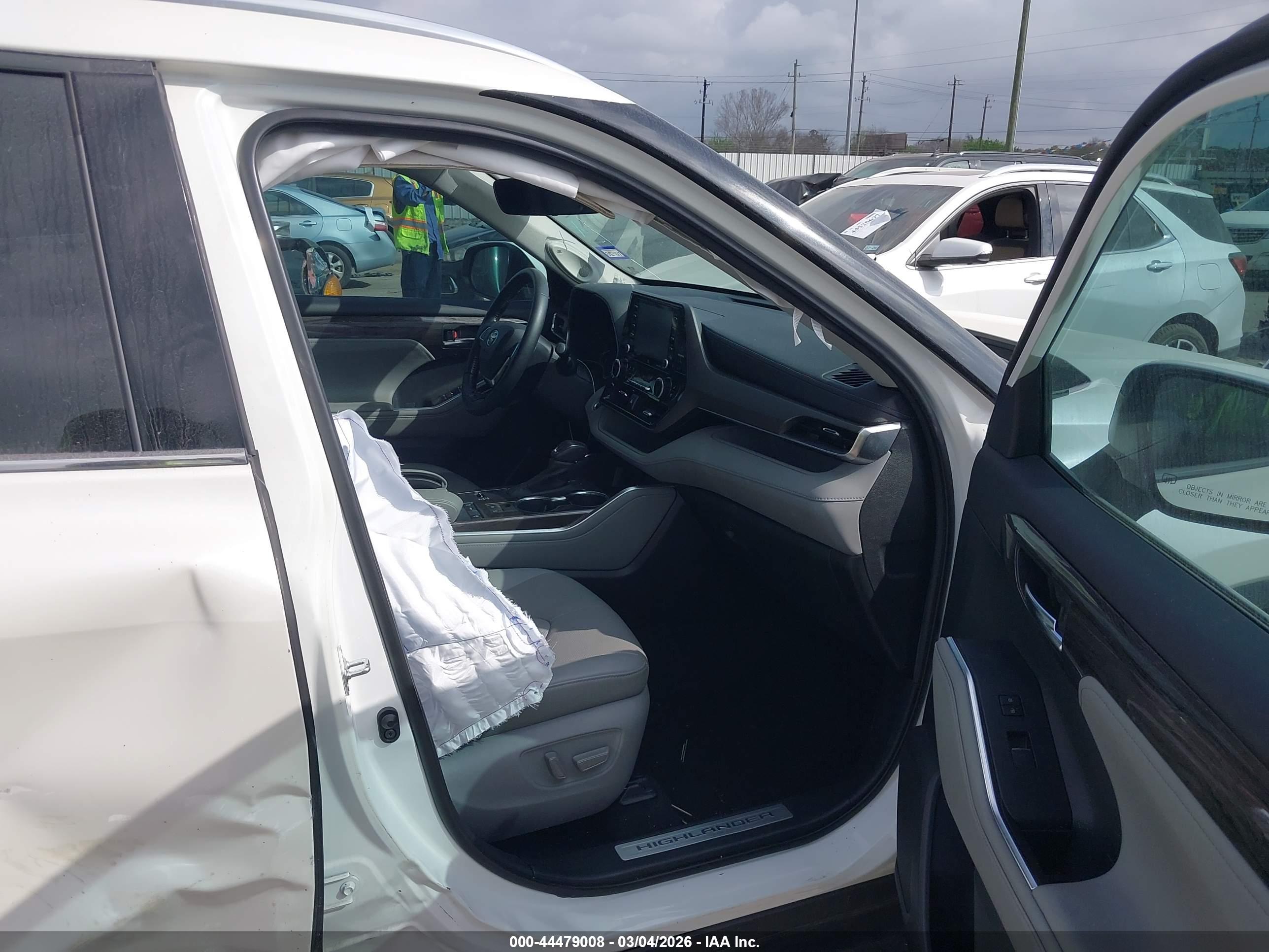 TOYOTA HIGHLANDER image 5