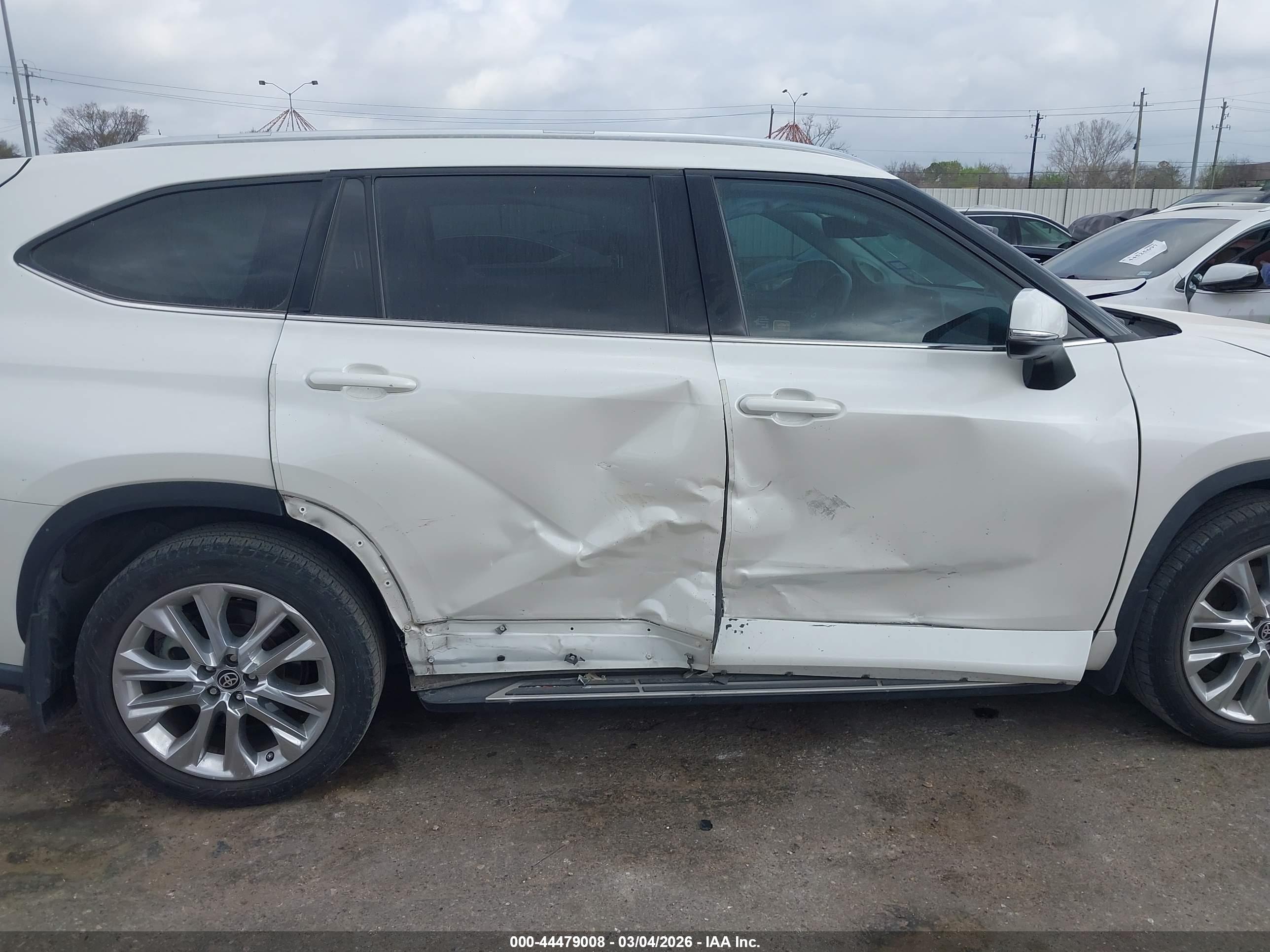 TOYOTA HIGHLANDER image 6
