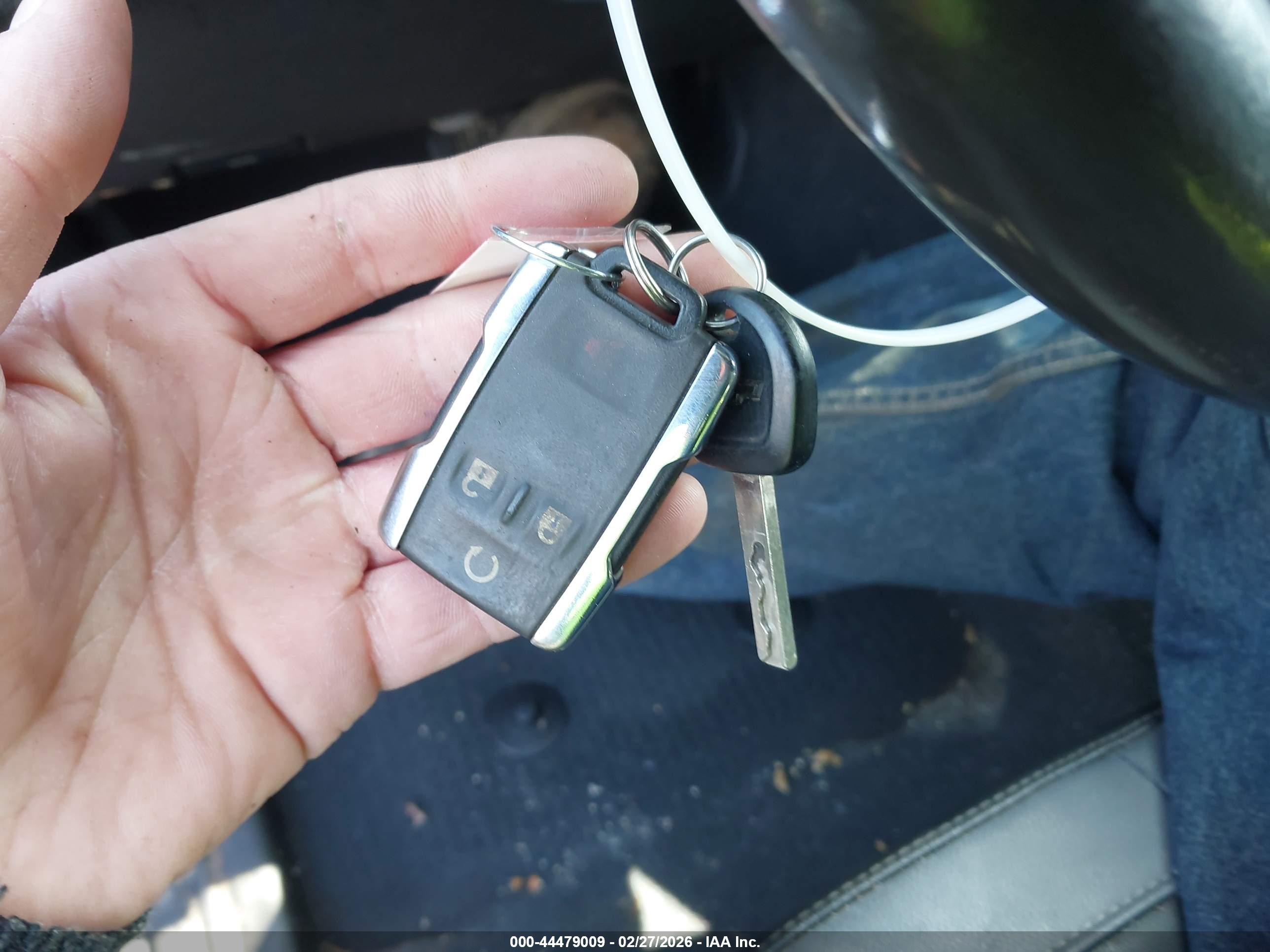 CHEVROLET COLORADO image 11