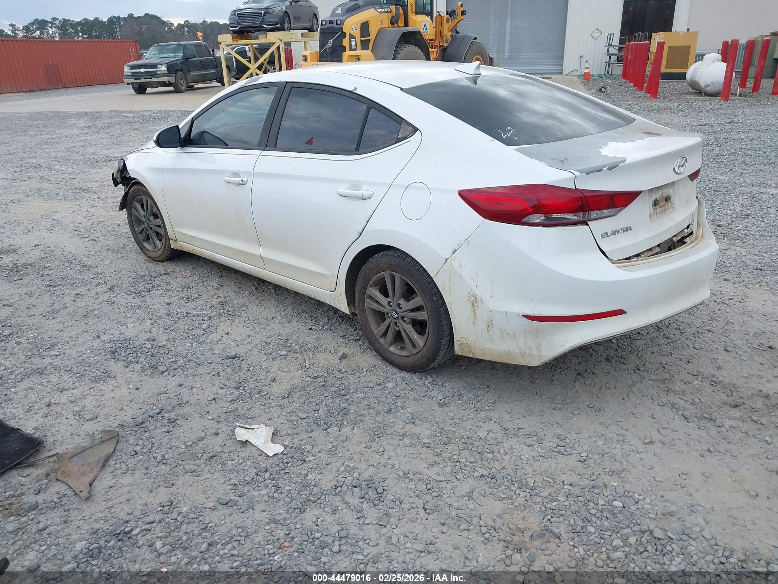 HYUNDAI ELANTRA image 3