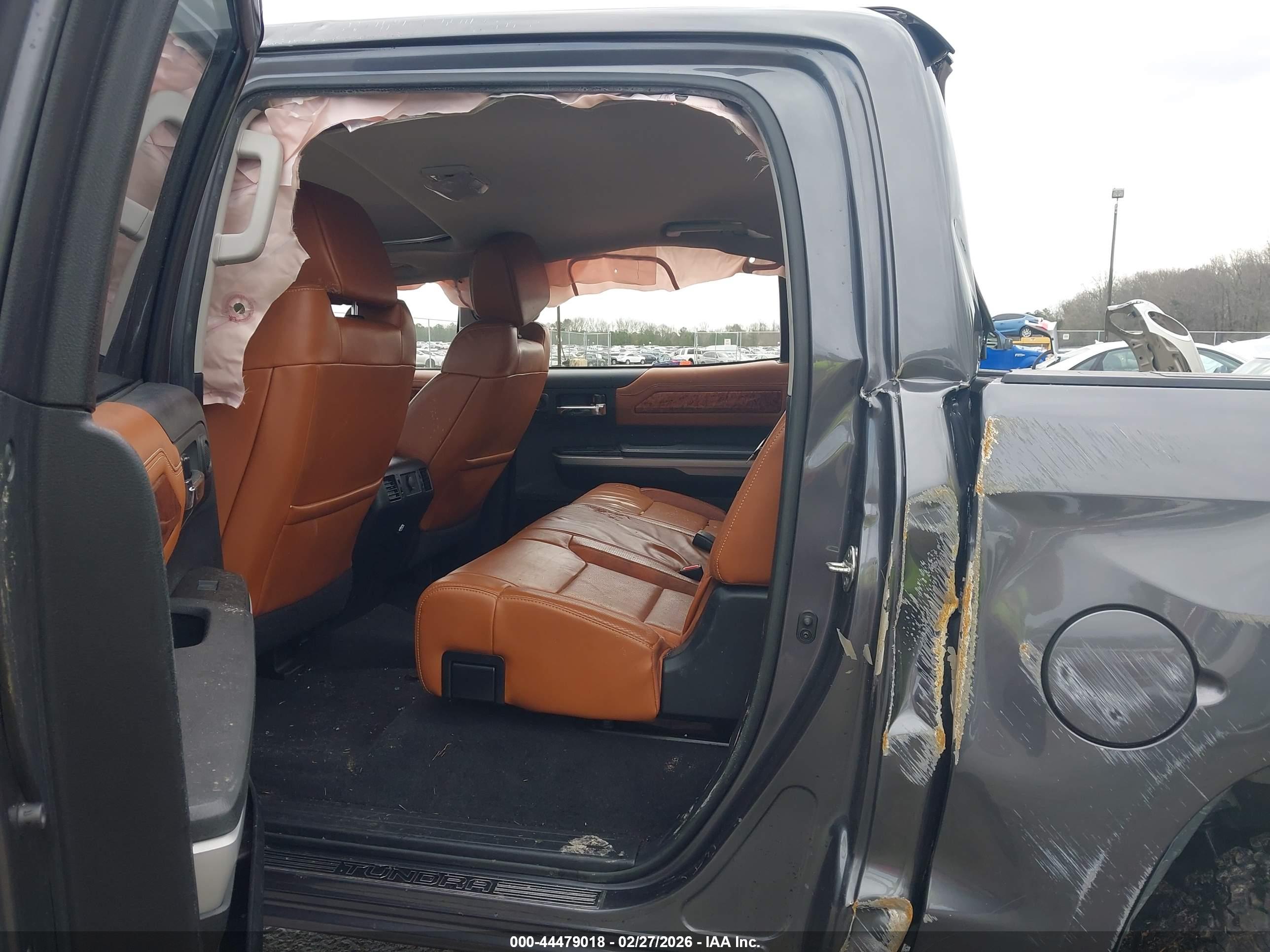 TOYOTA TUNDRA image 8