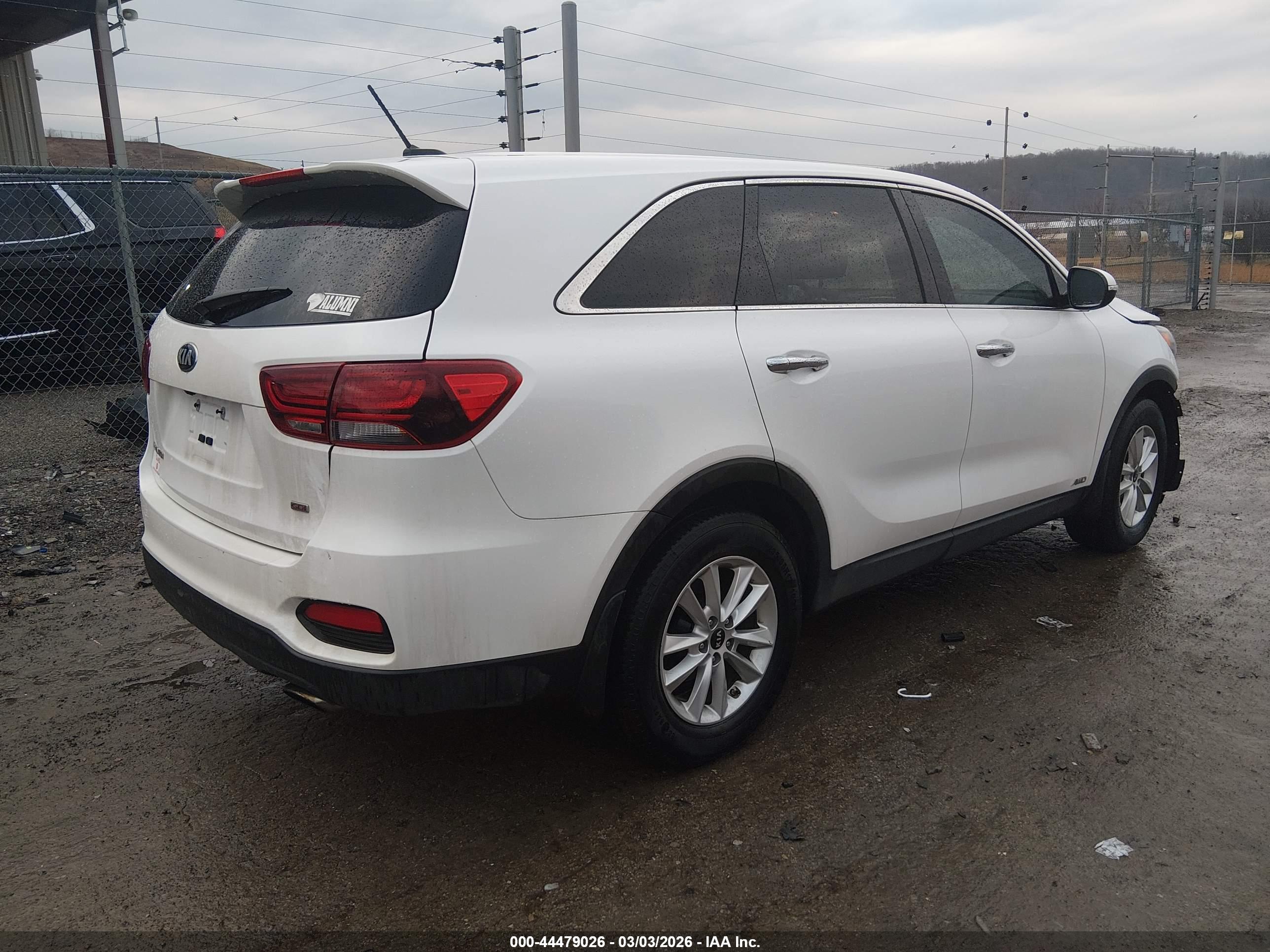 KIA SORENTO image 4