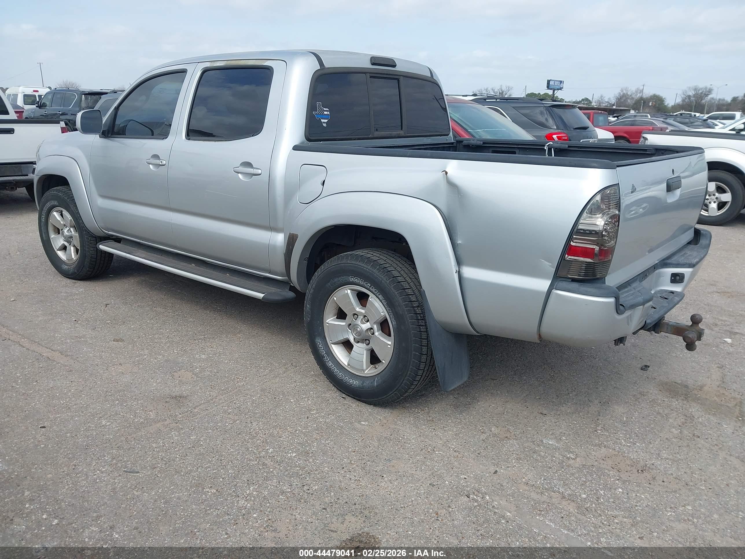 TOYOTA TACOMA image 3