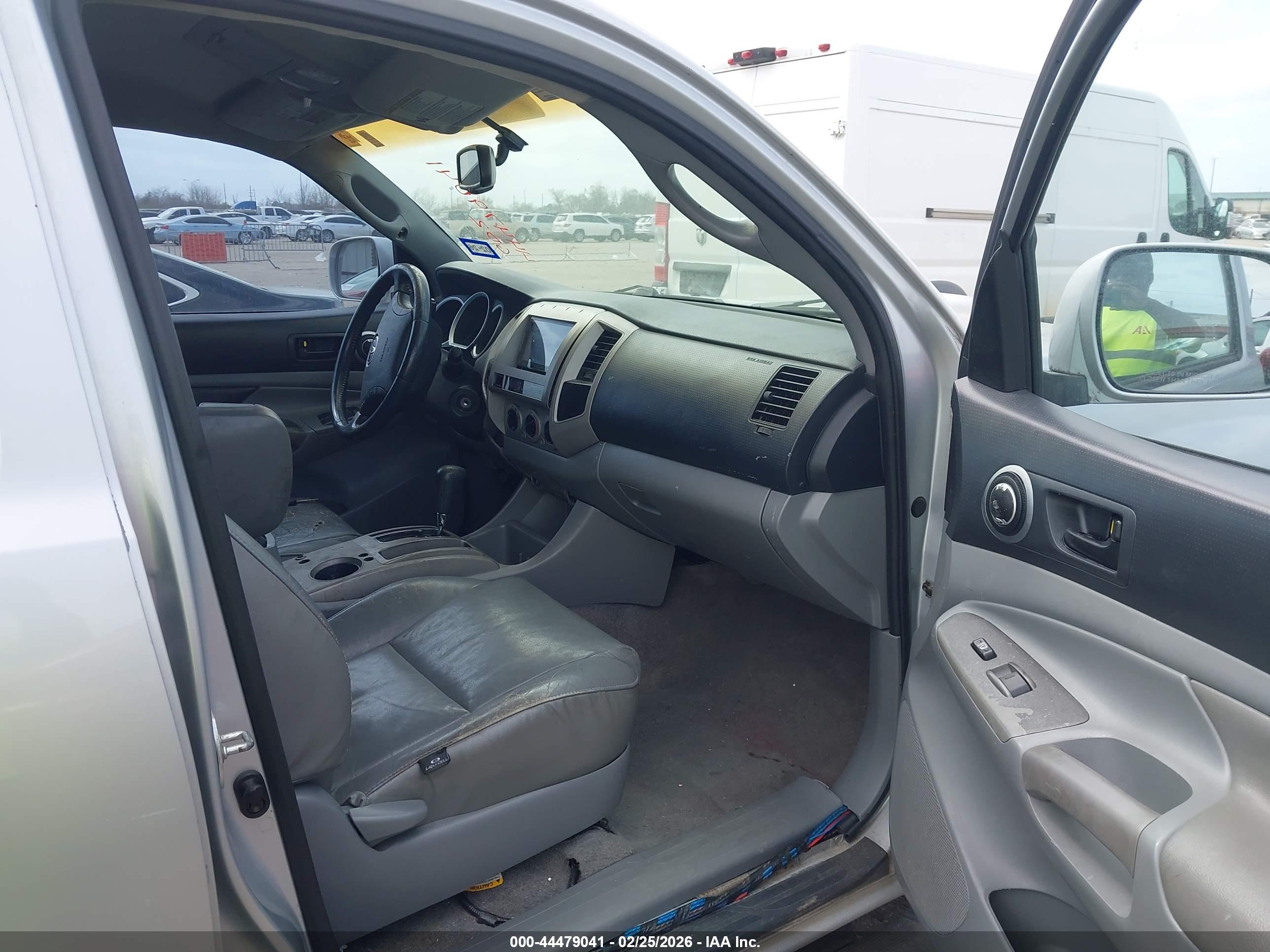 TOYOTA TACOMA image 5